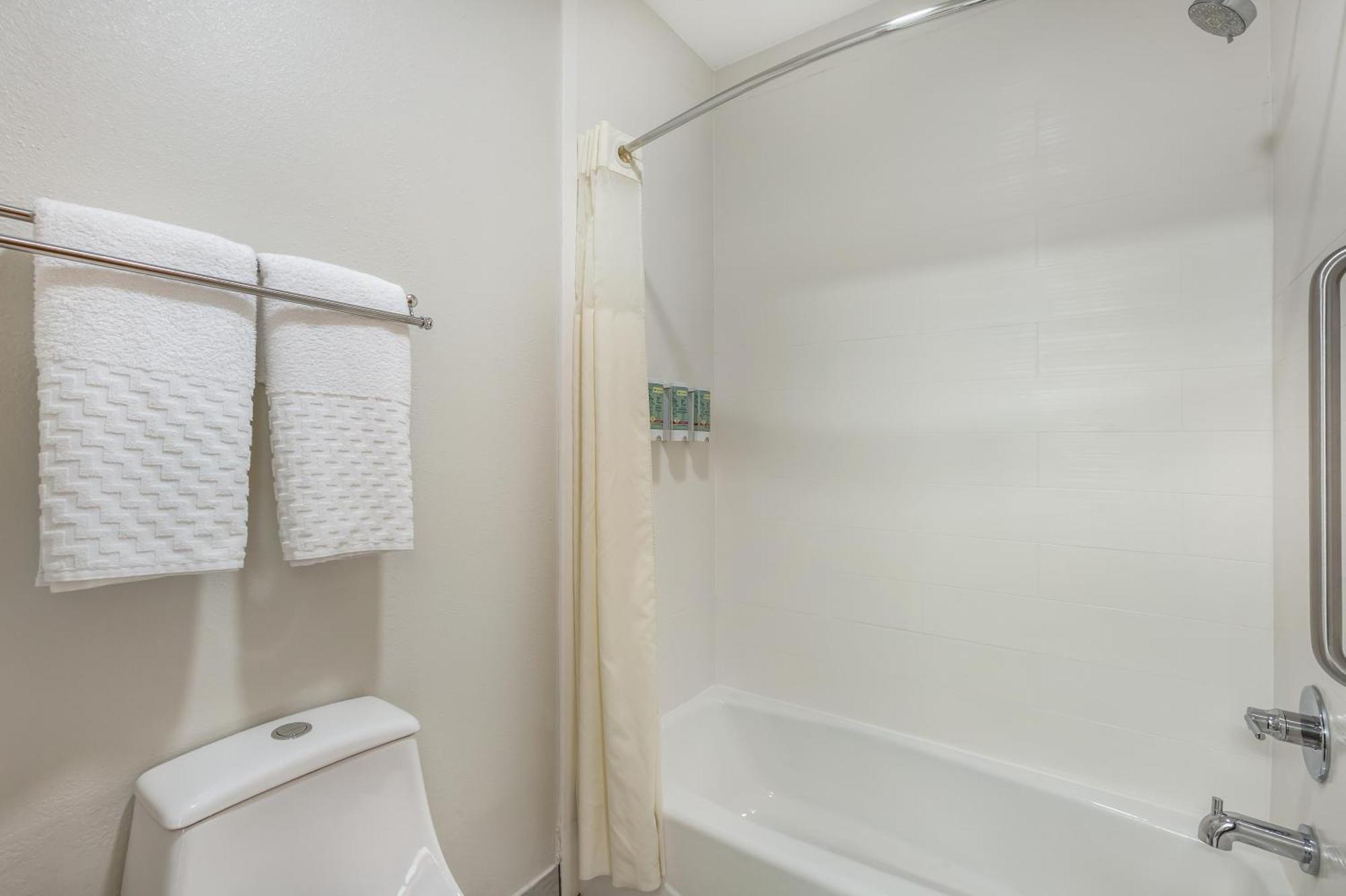 Suite King com Sofá-Cama - Não Fumador