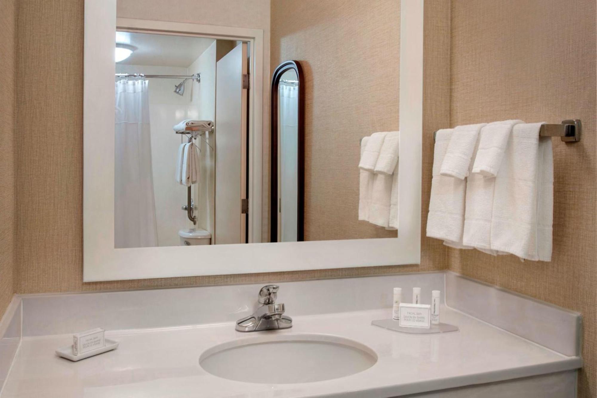 Double Suite with Two Double Beds - Non-Smoking
