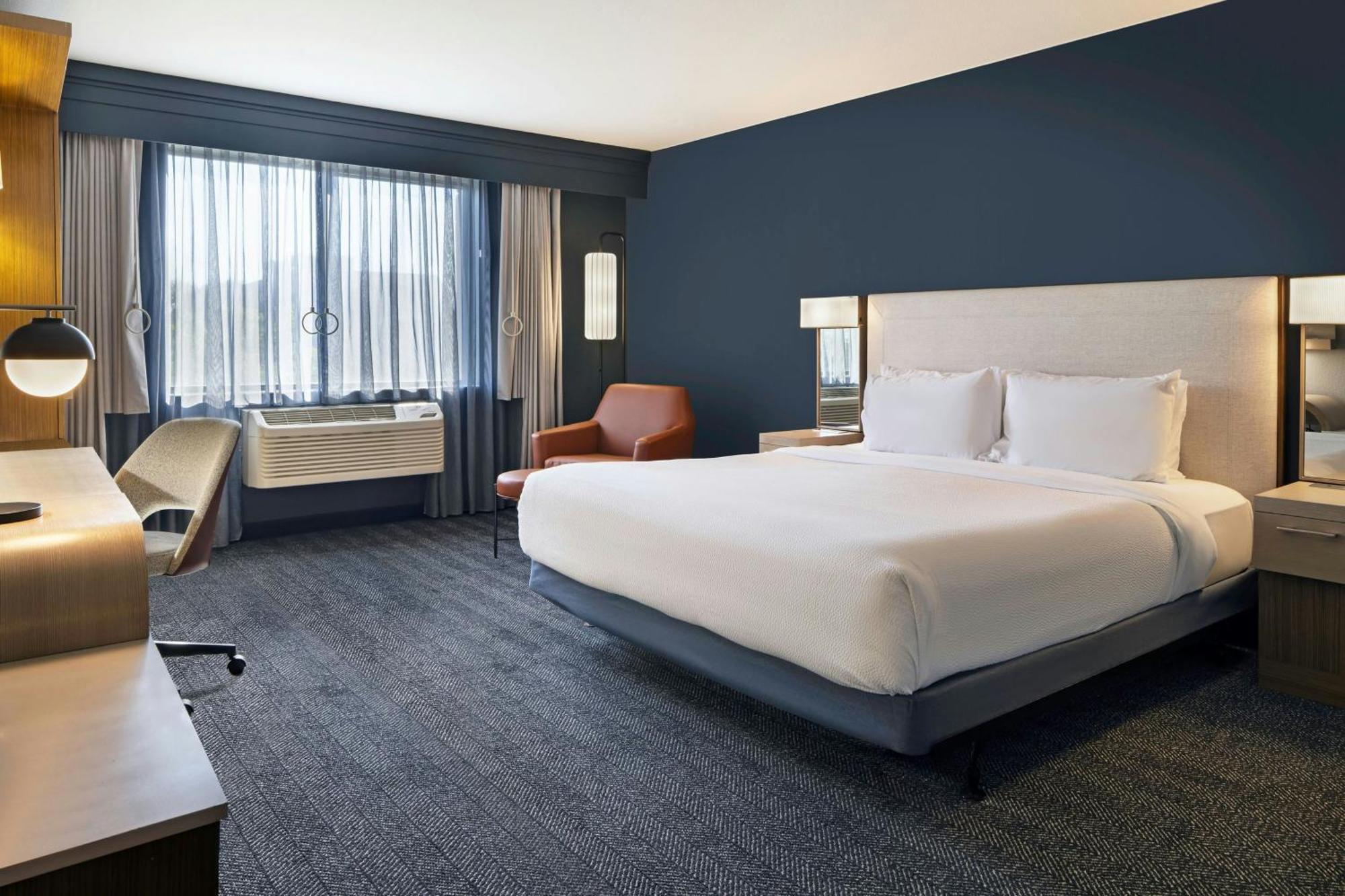 King Room Mobility Hearing Accessible Roll Shower,1742706153:JPEG