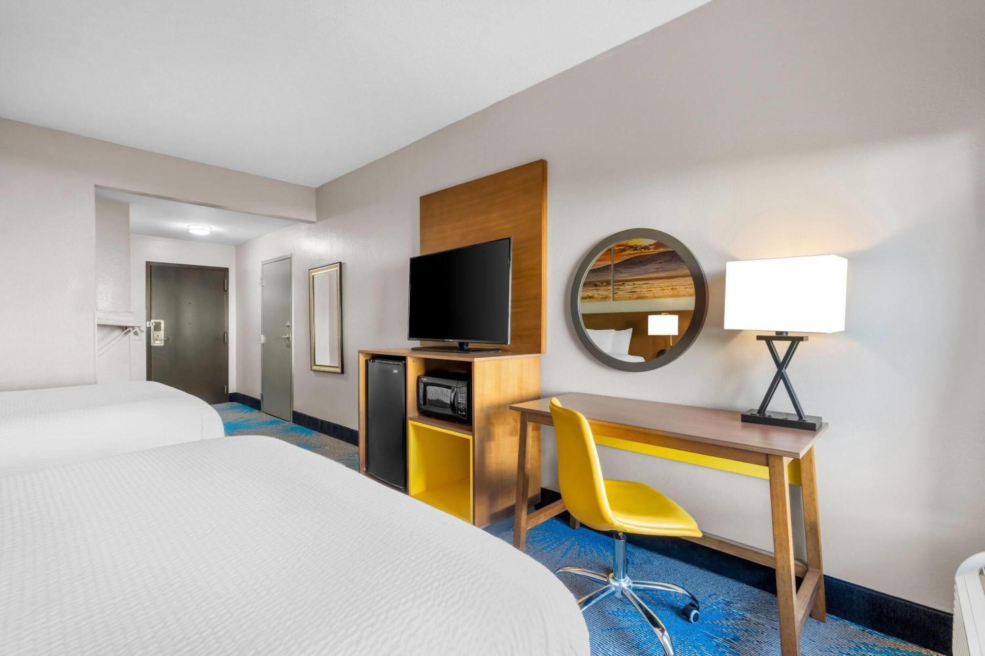 Queen Room with Two Queen Beds - Disability Access/Non-Smoking