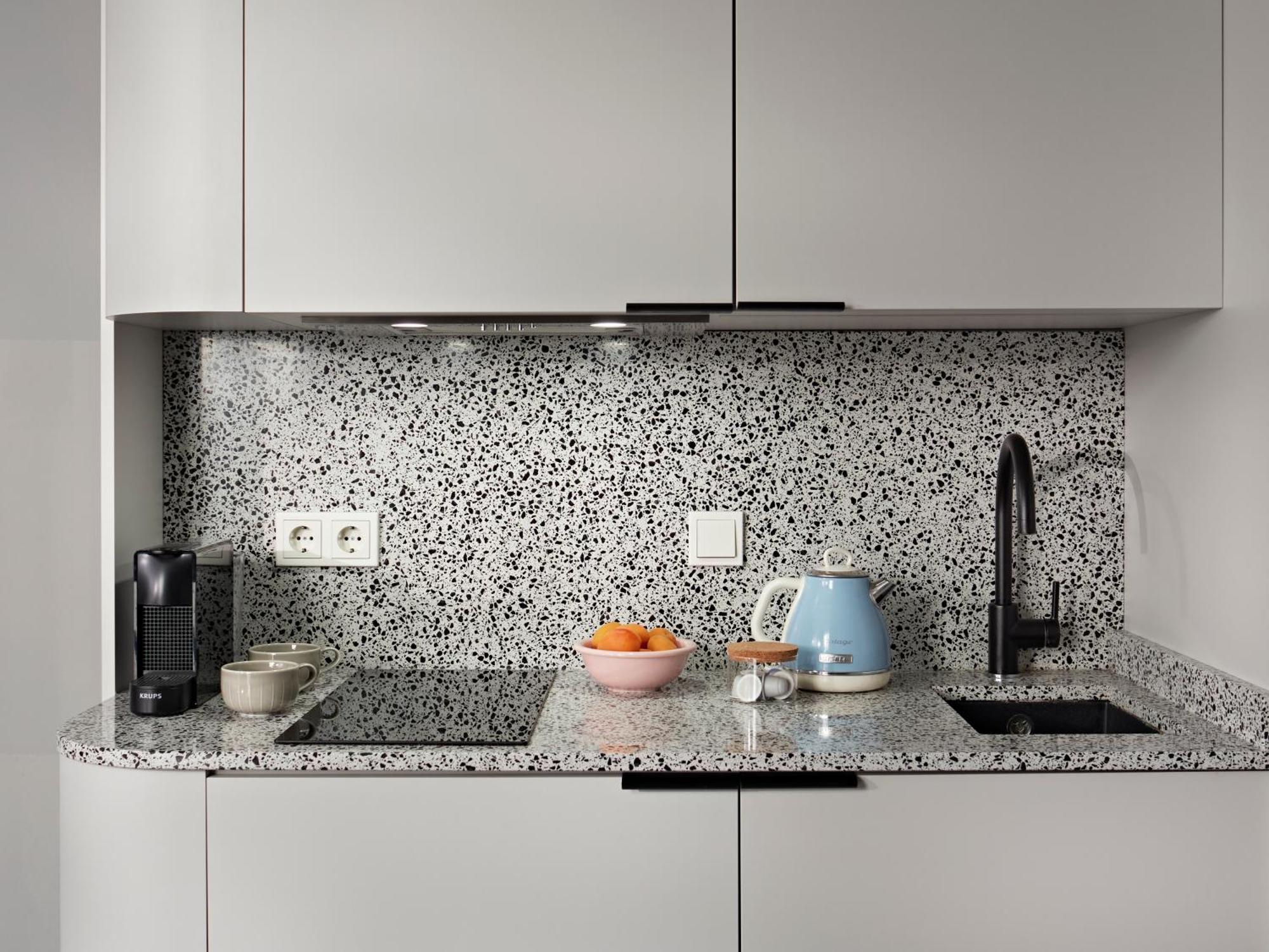 Studio Moyen avec Kitchenette