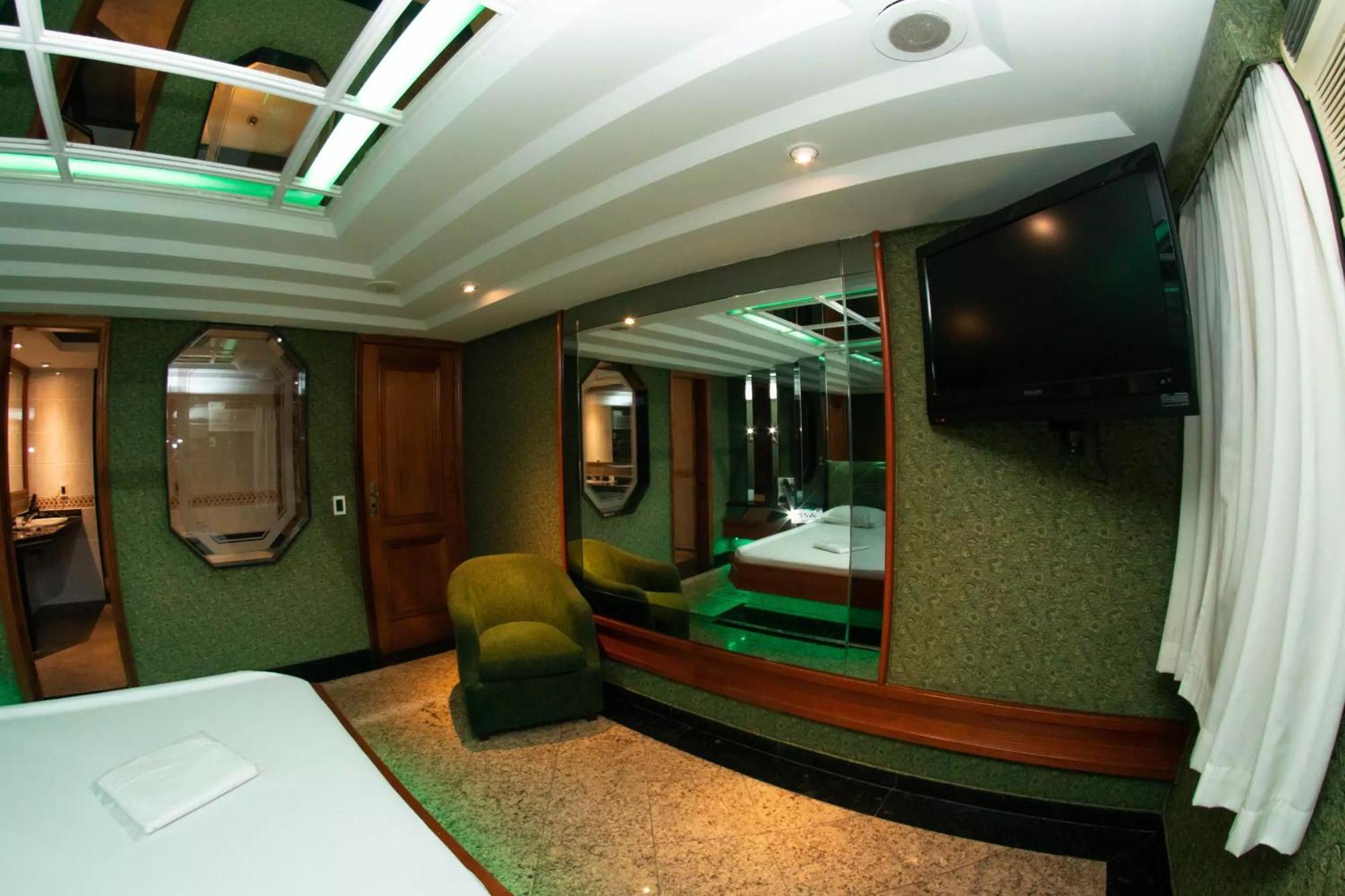Suite Deluxe com Banheira de Hidromassagem