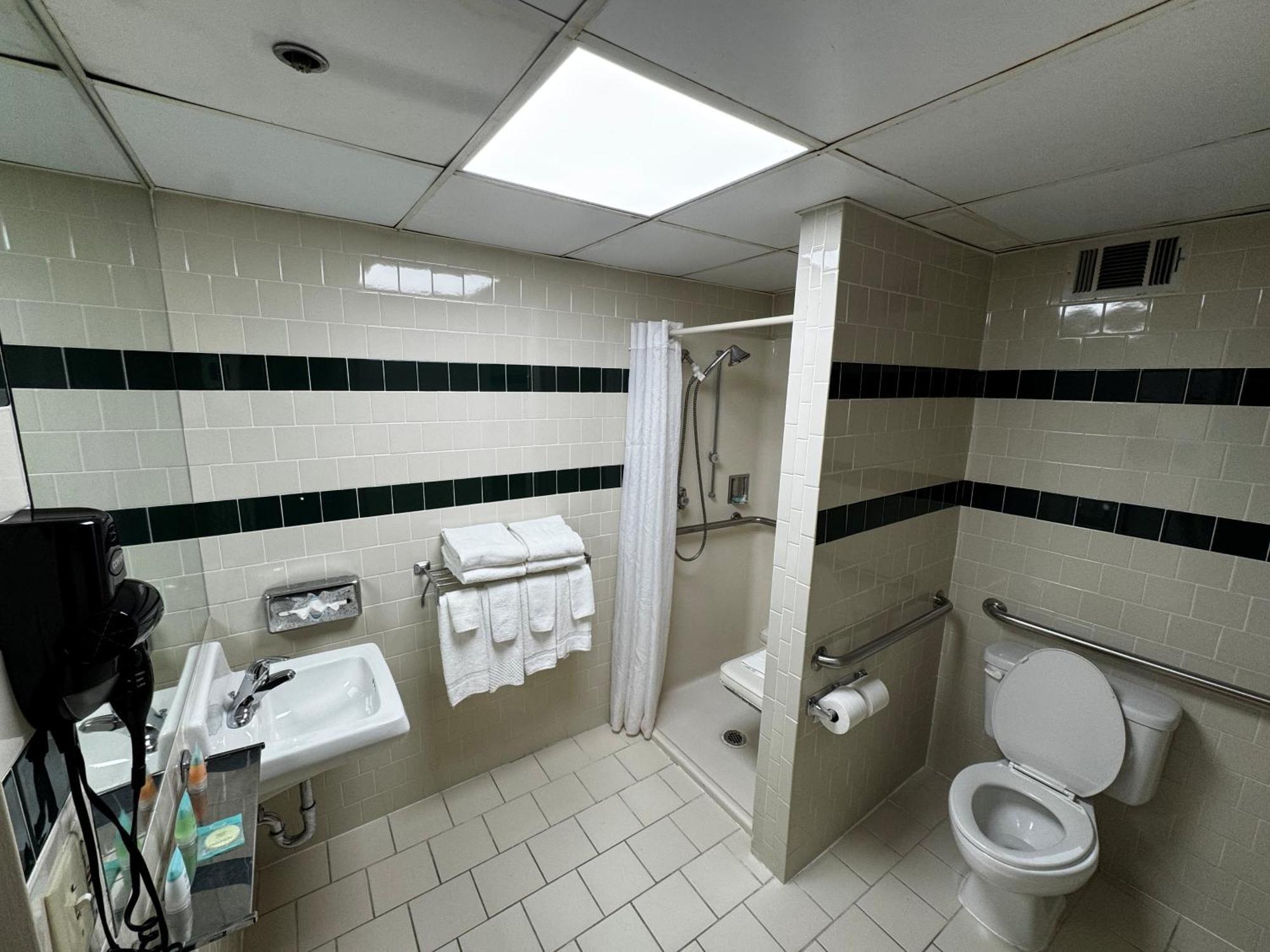 Double Bed - Disability Access - City View