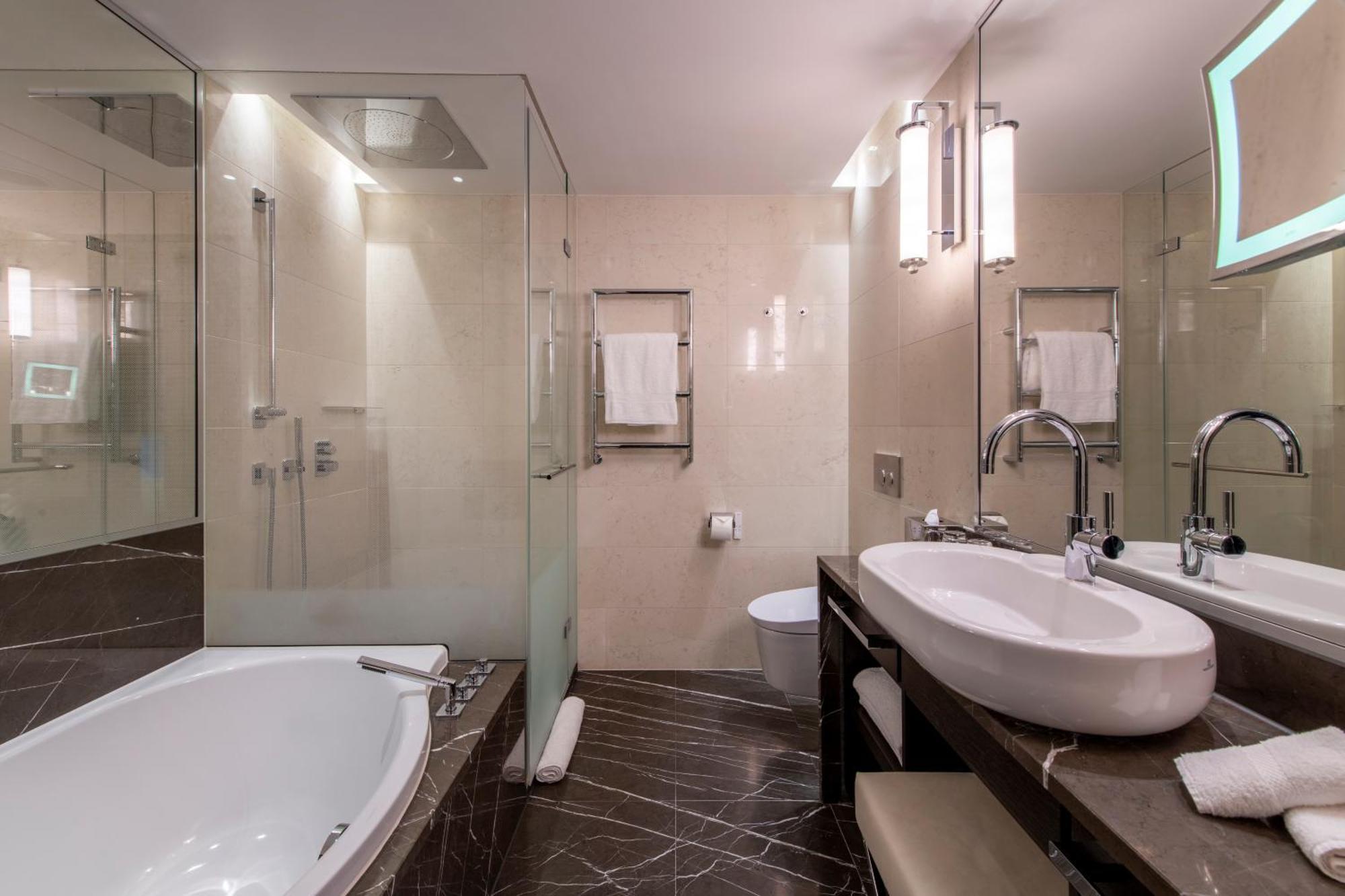 Suite Savoy
