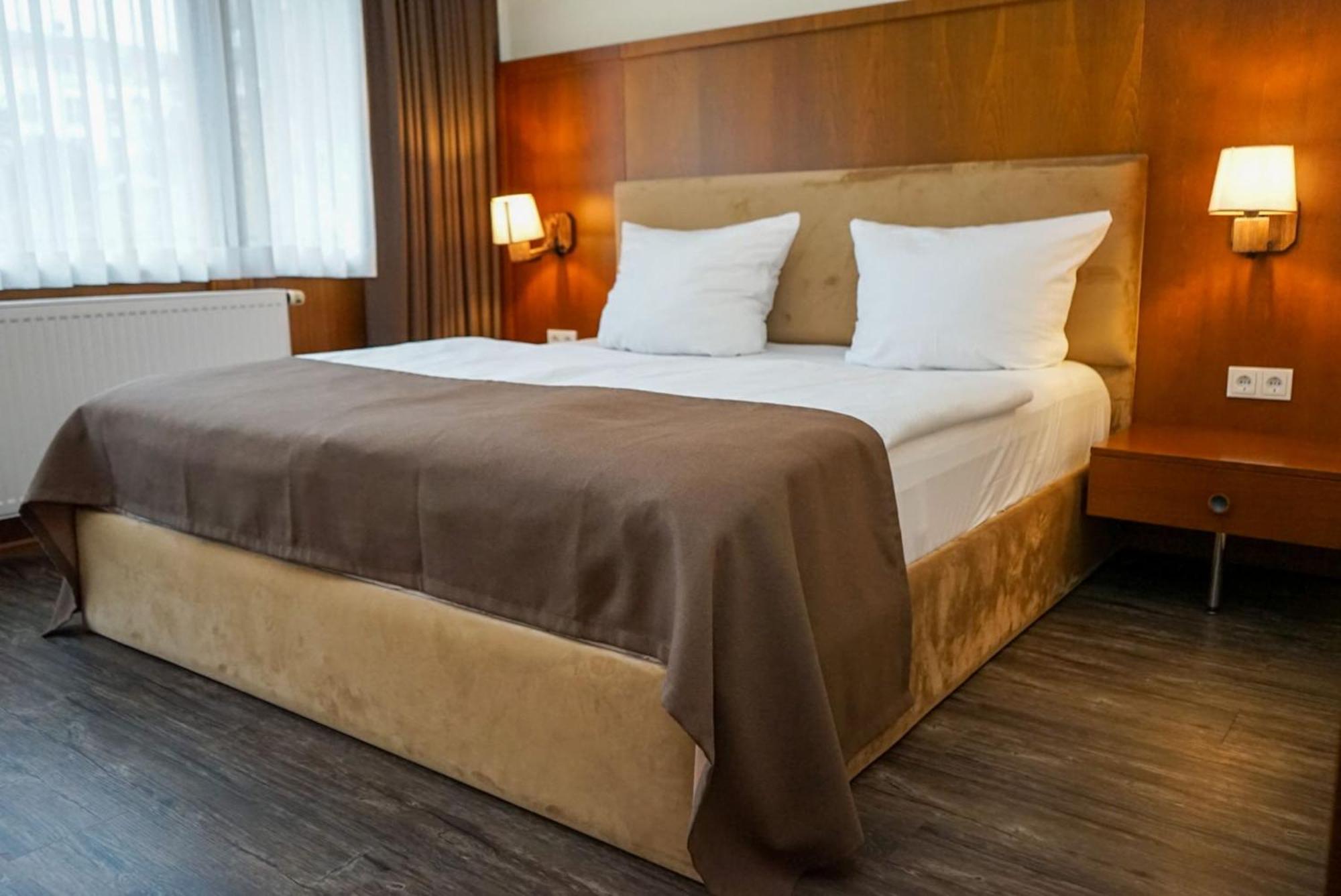 Doppelzimmer mit Balkon