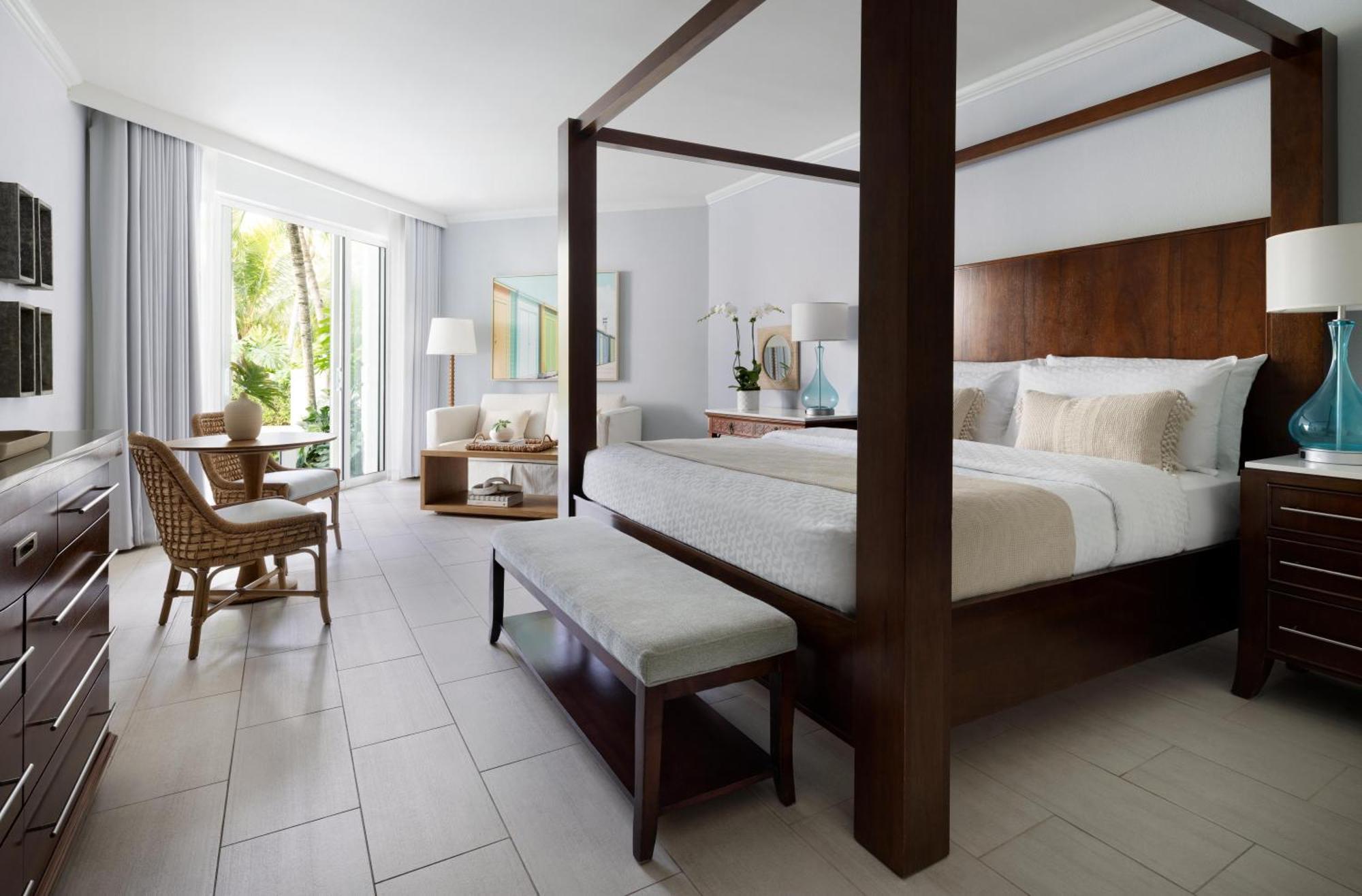 Junior Suite West Bay Swim-up auf der Club-Etage