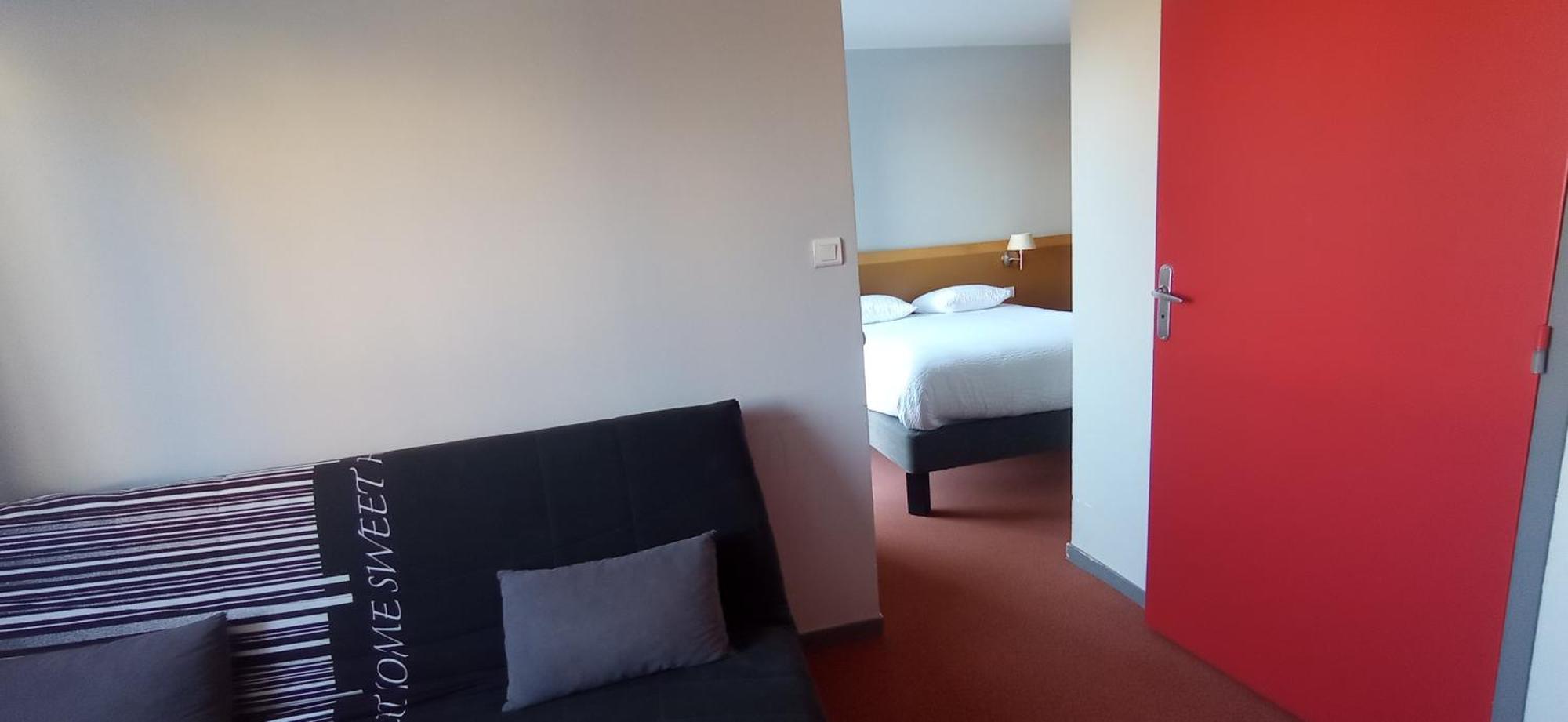 Superior Quadruple Room,1743117932:JPEG