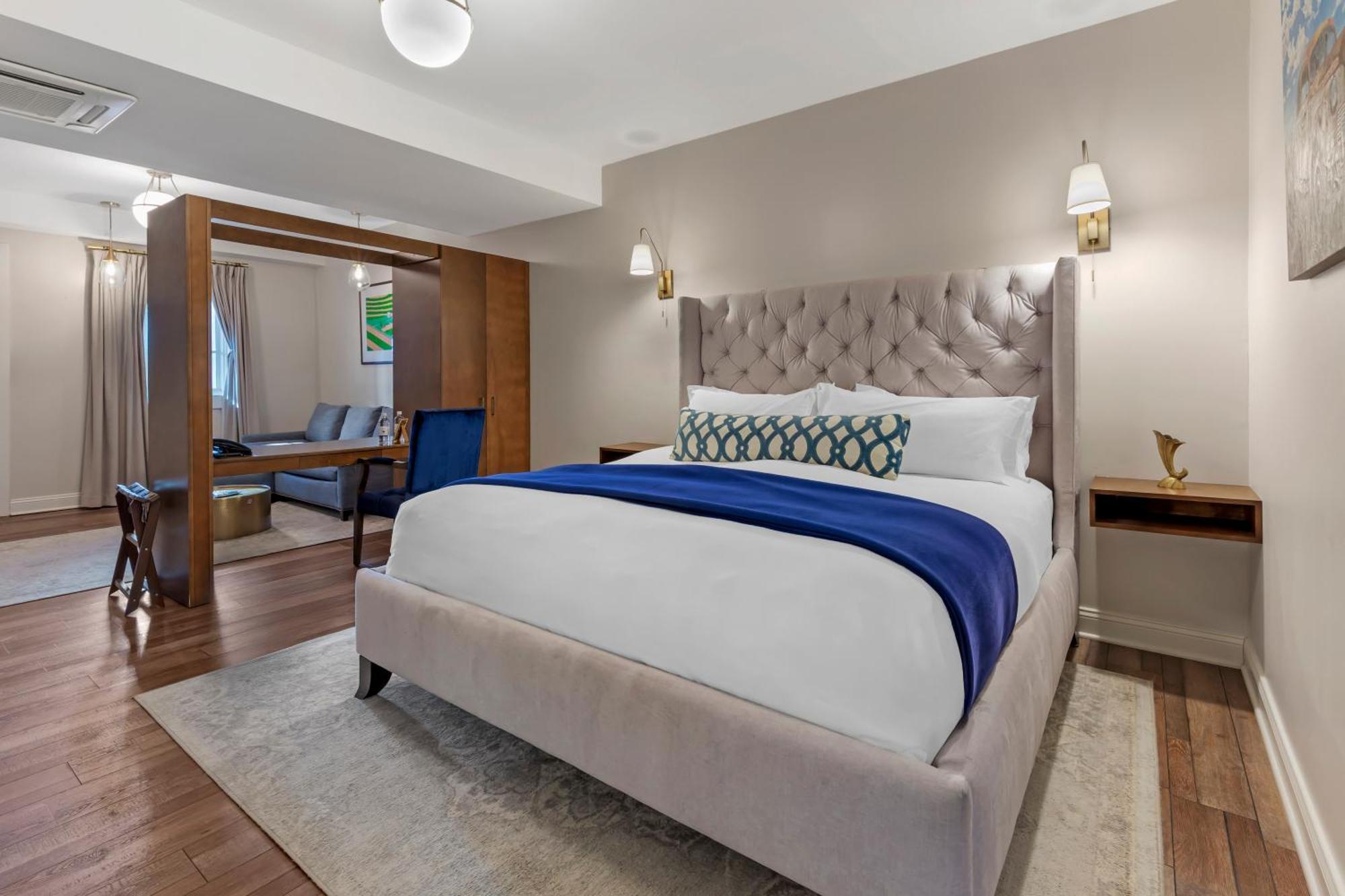 King Suite with Sofa - Non Smoking