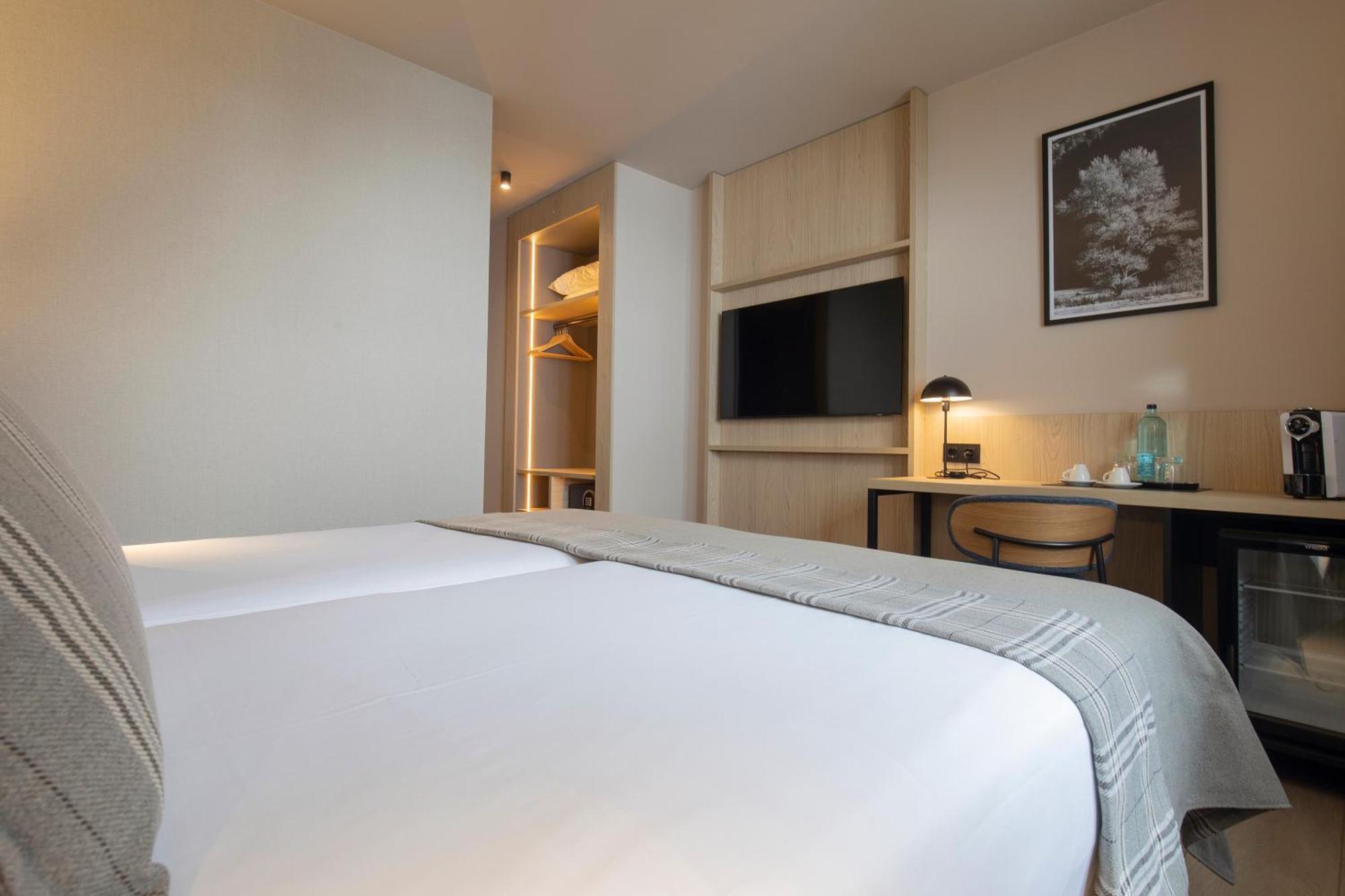 Triple Room,1746814806:JPEG