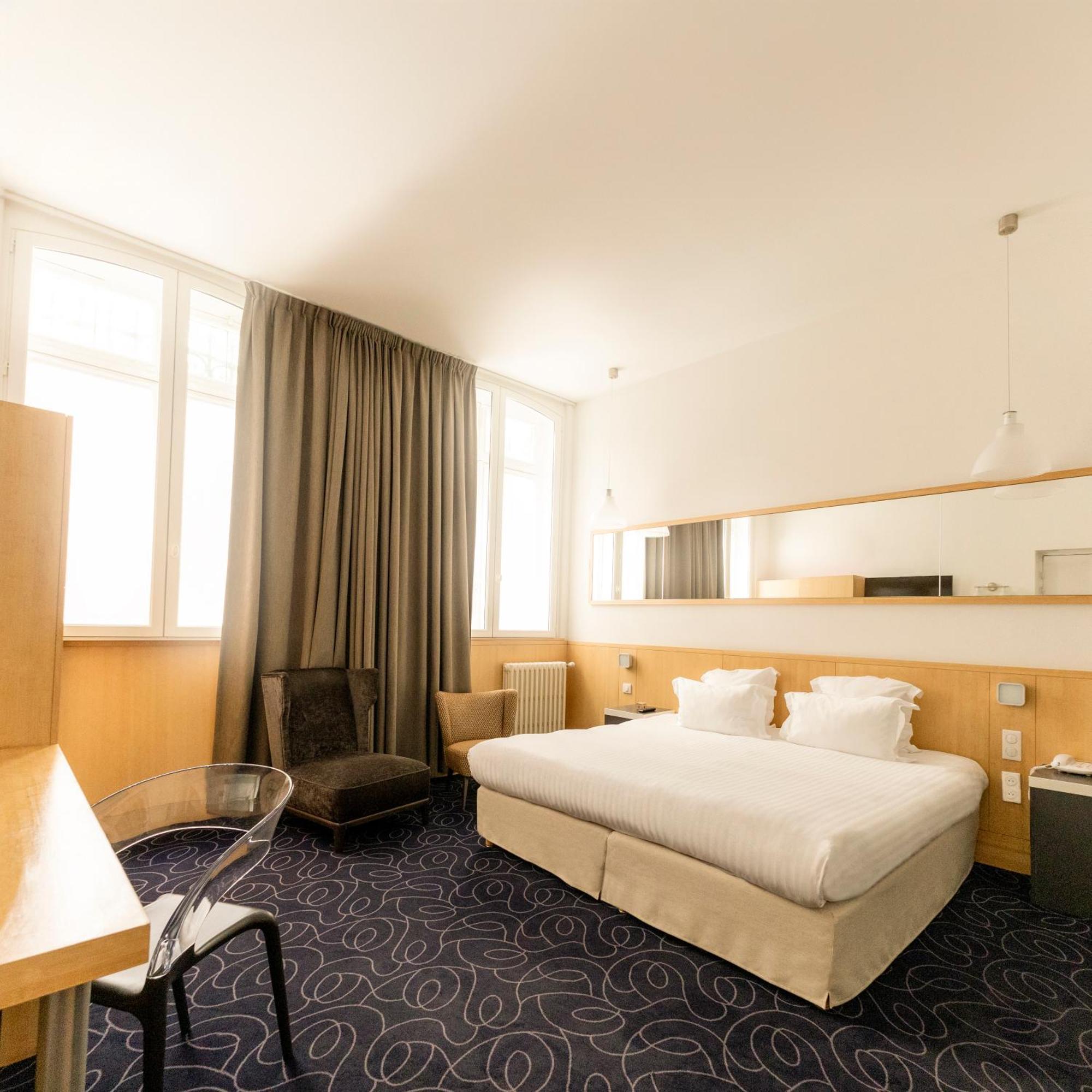 Chambre Double - Rez-de-Chaussée - Accessible aux Personnes à Mobilité Réduite