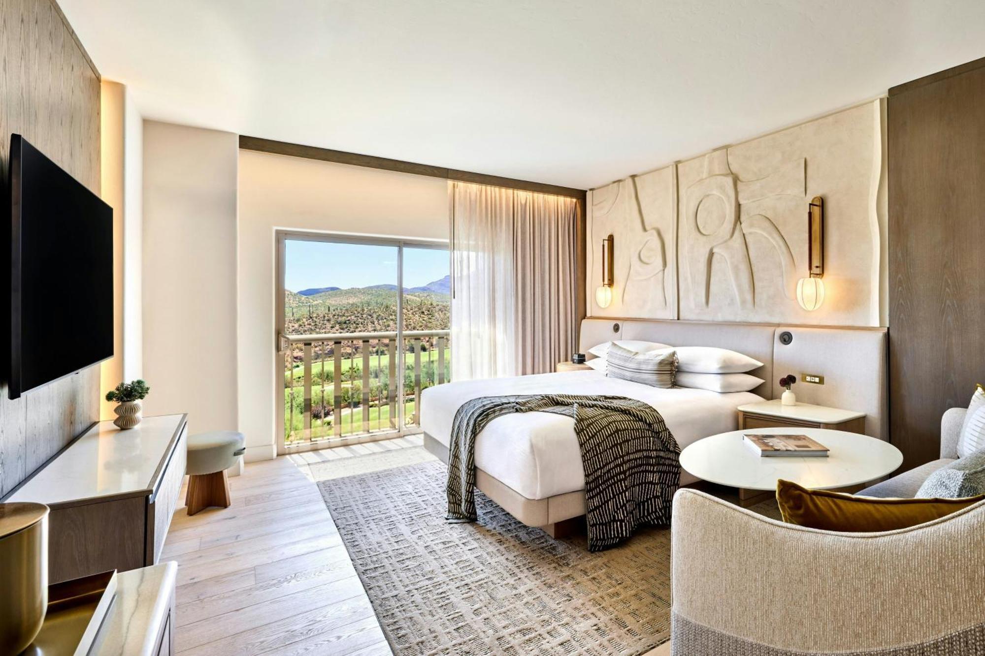 Lazy River or Golf View, Guest room, 1 King