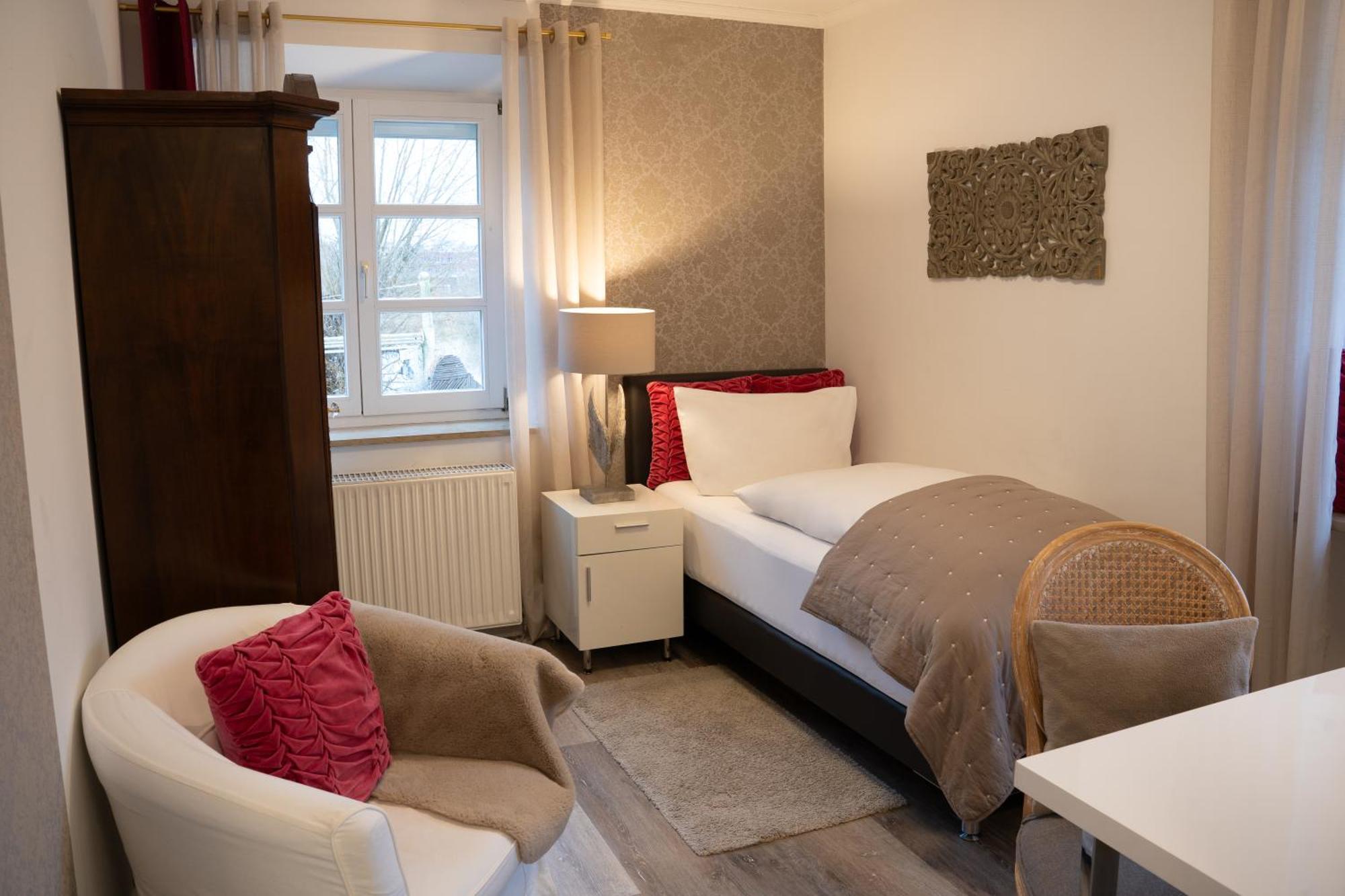Standard Single Room,1746923981:JPEG
