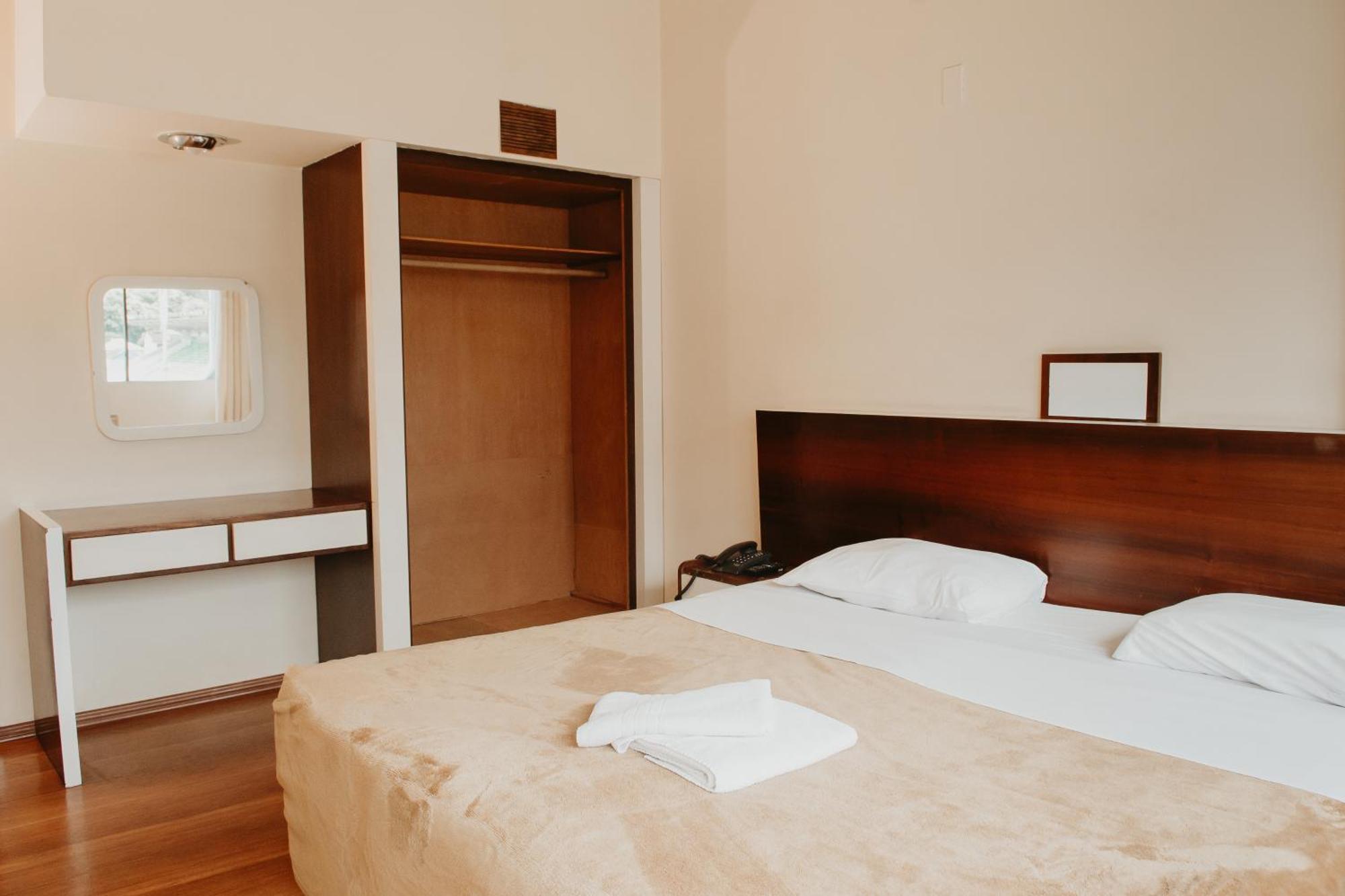 Deluxe Double Room,1746951669:JPEG