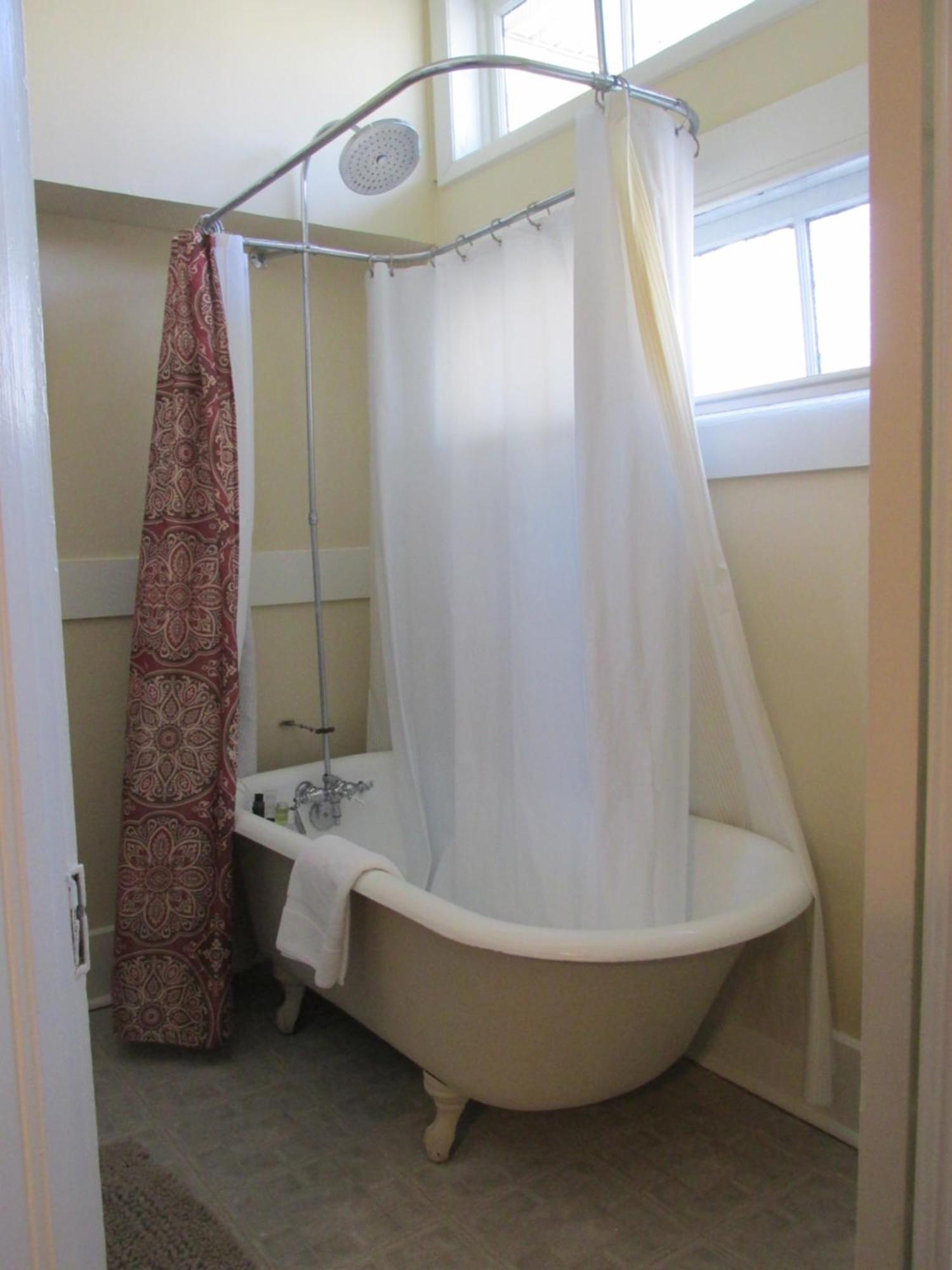 Queen Room,1746964578:JPEG