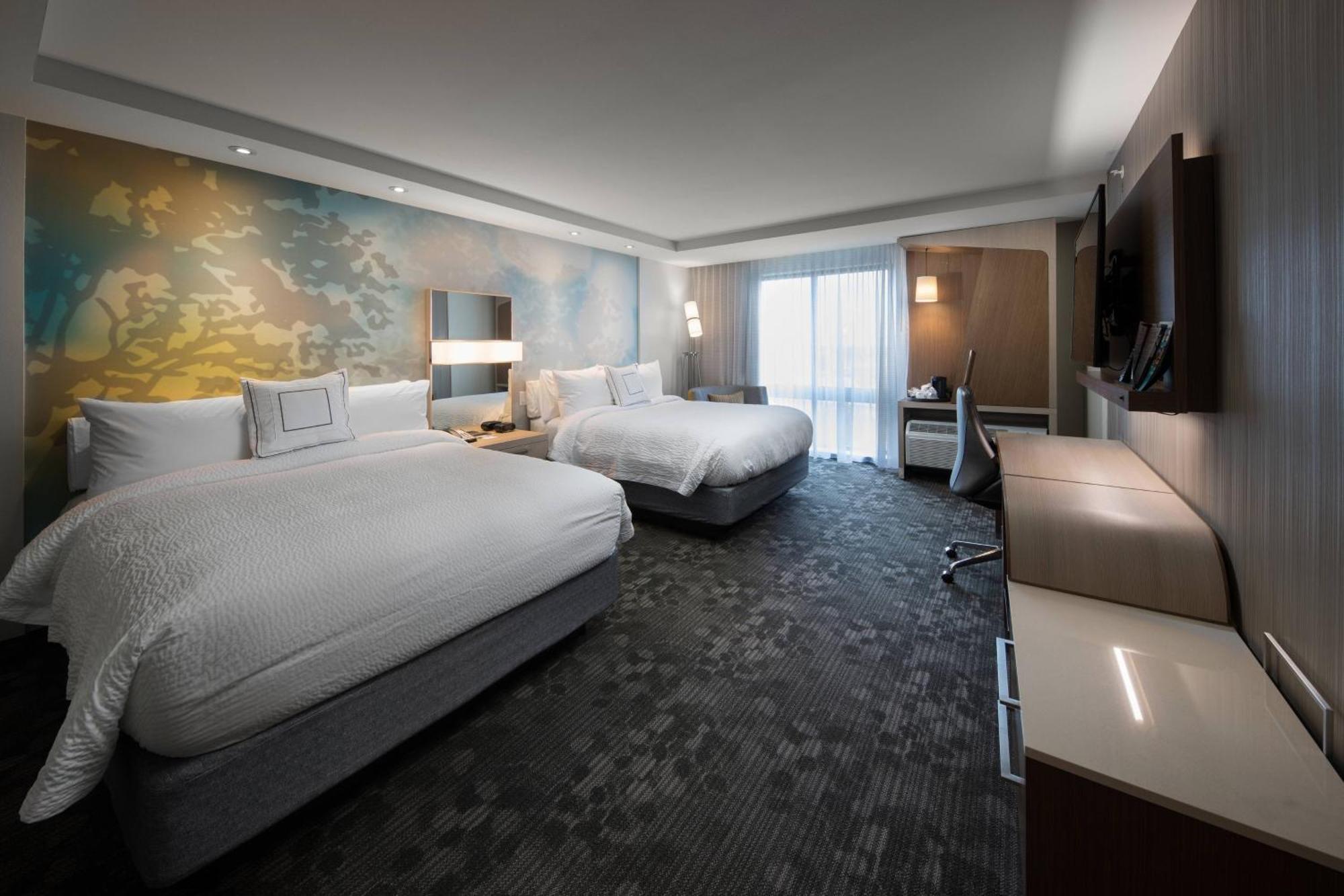 Queen Room with Two Queen Beds and Bathtub - Mobility Access/Hearing Accessible