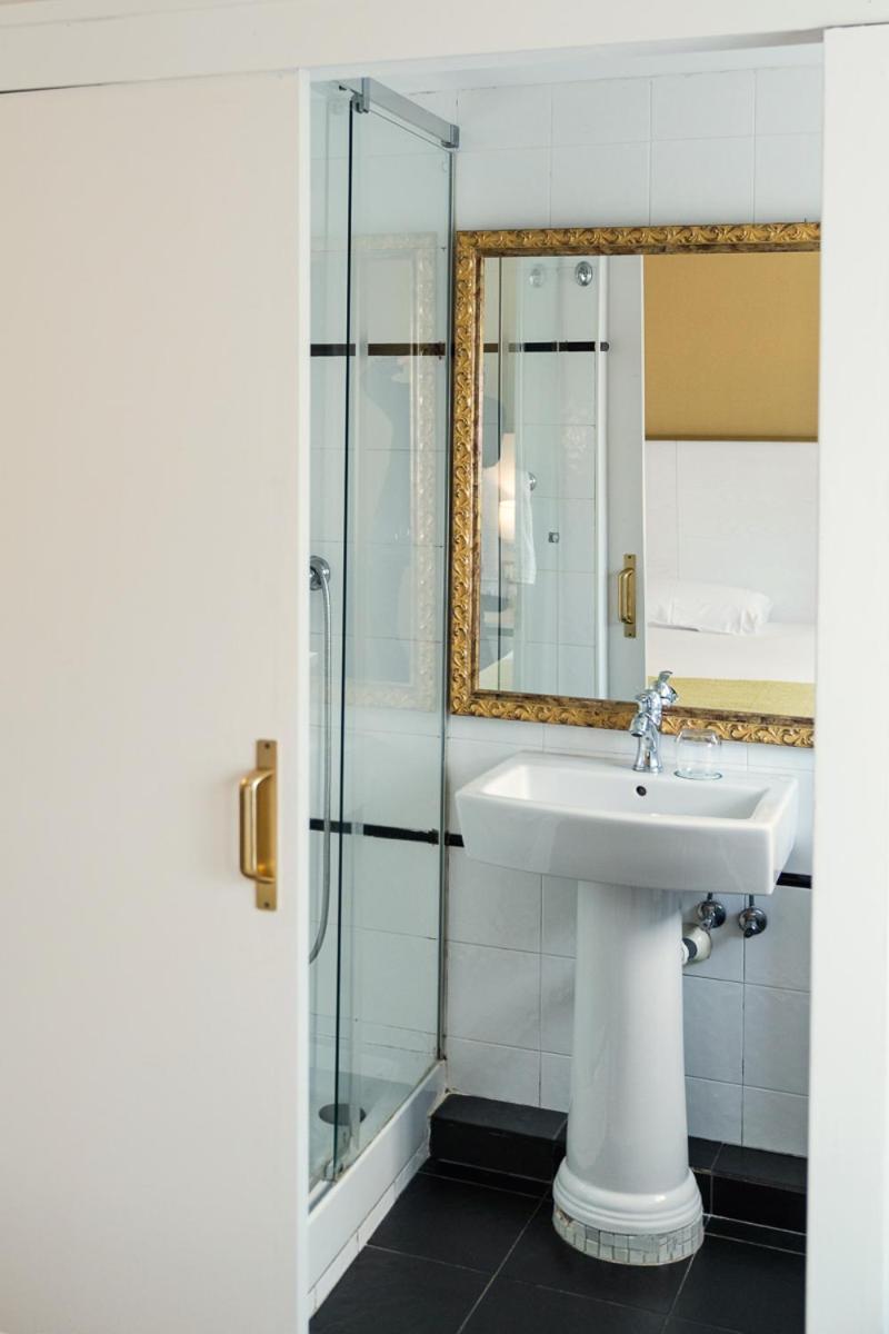 Single Room with Balcony,1756499447:JPEG