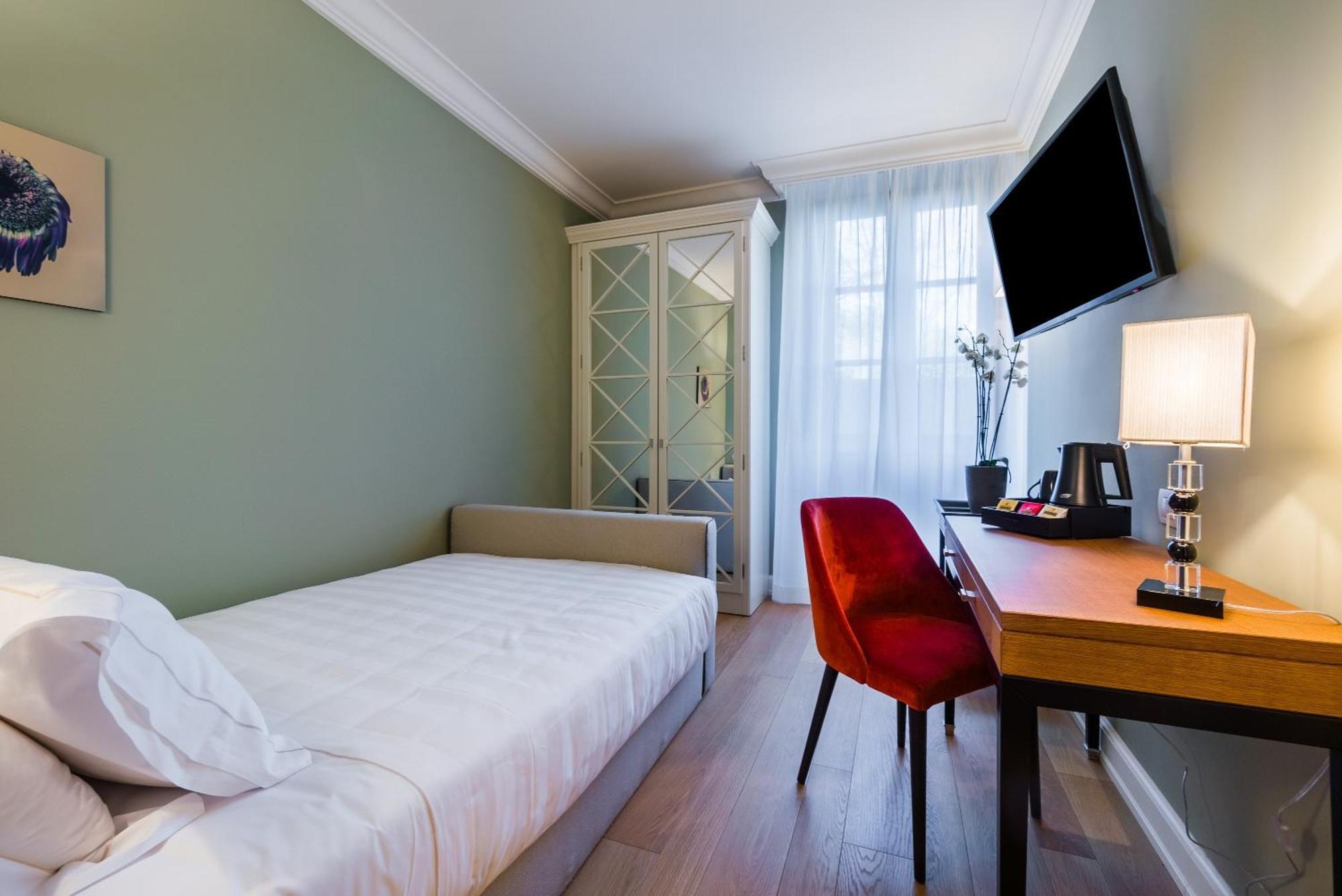Single Room,1756502045:JPEG