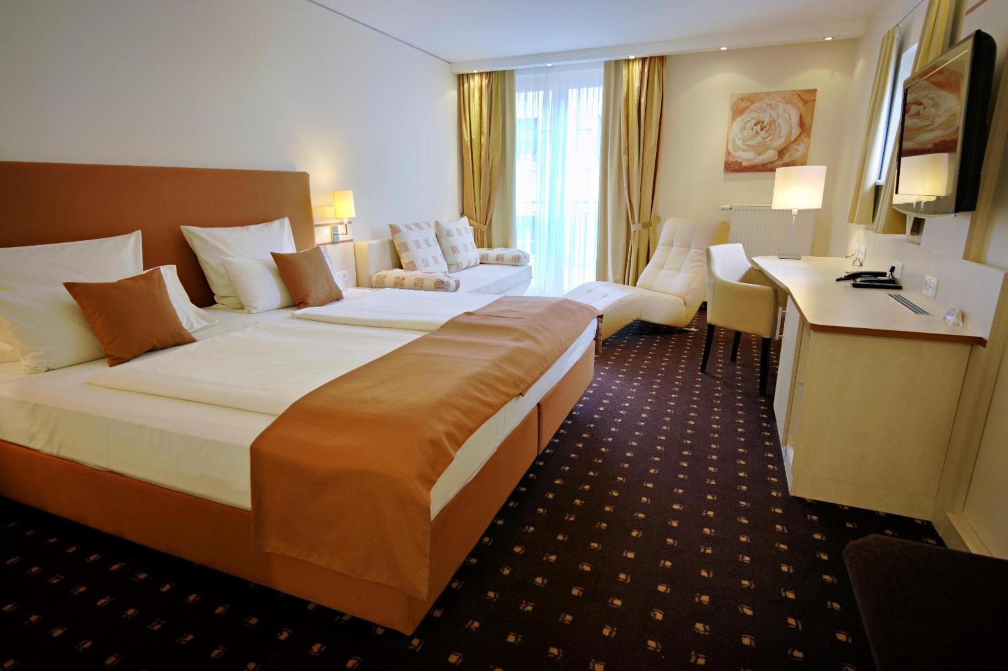 Deluxe Twin Room,1756596858:JPEG