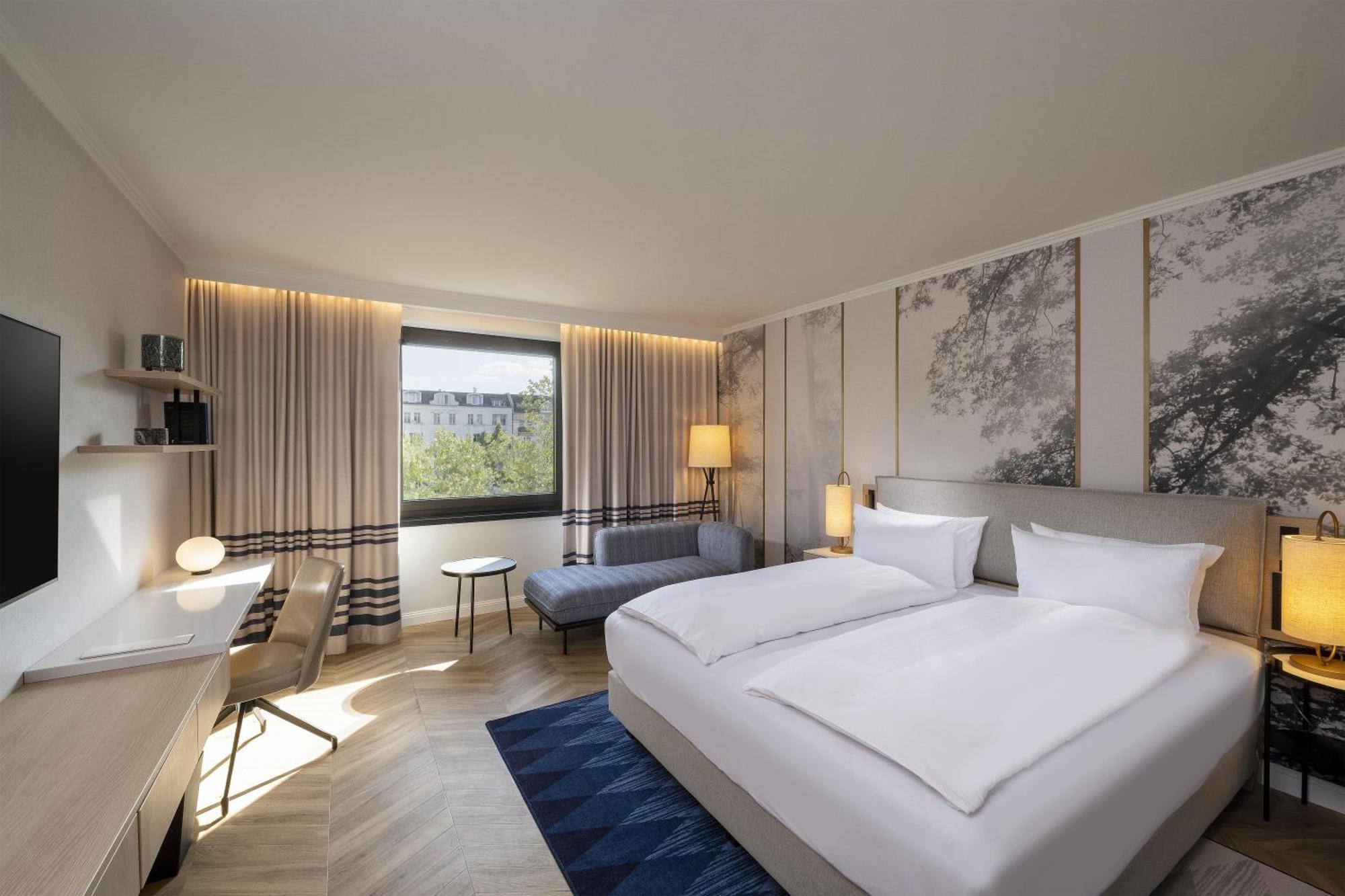 King Room Park View,1765159944:JPEG