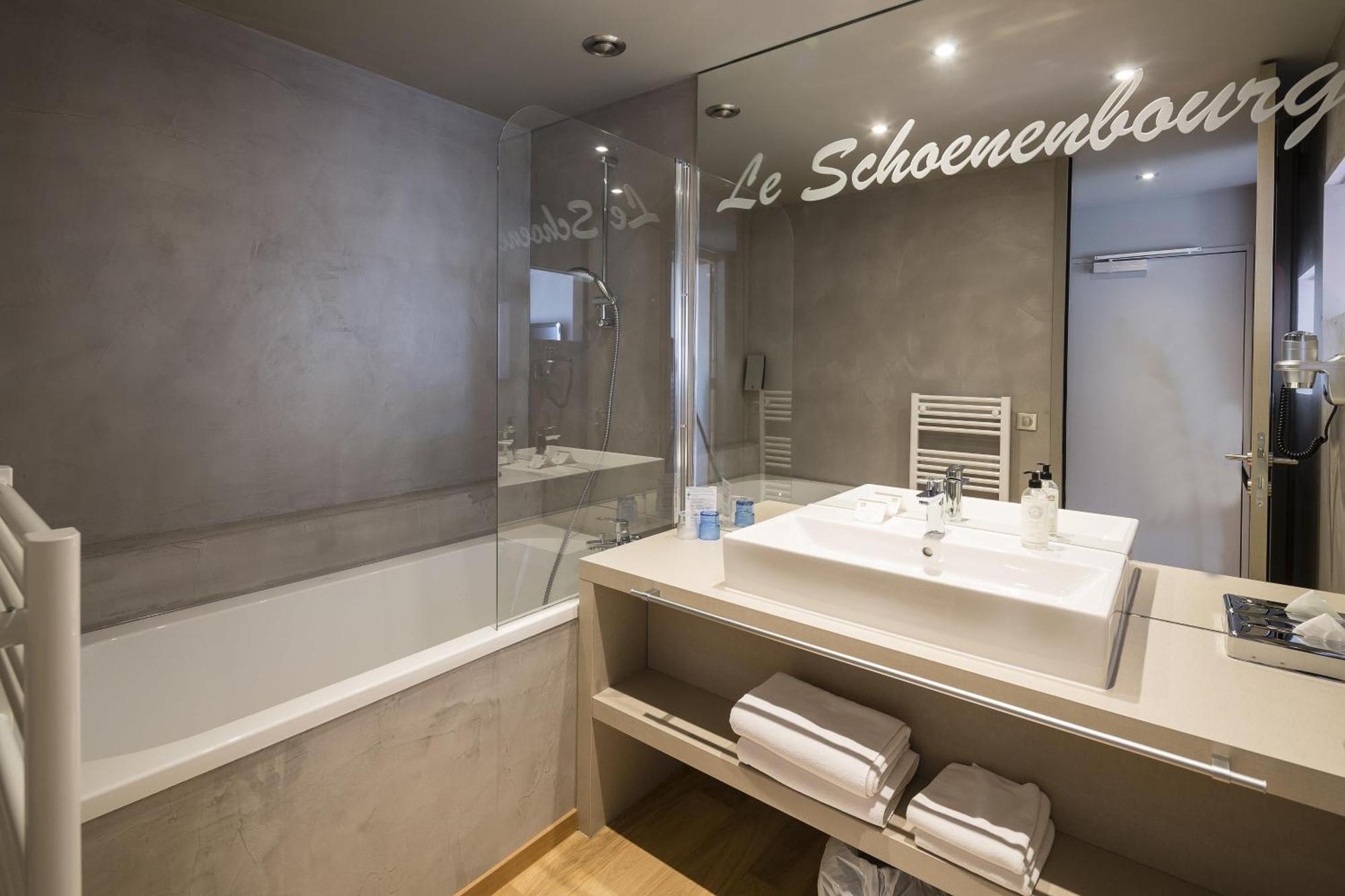 Chambre Lit Queen-Size Confort avec Accès au Spa