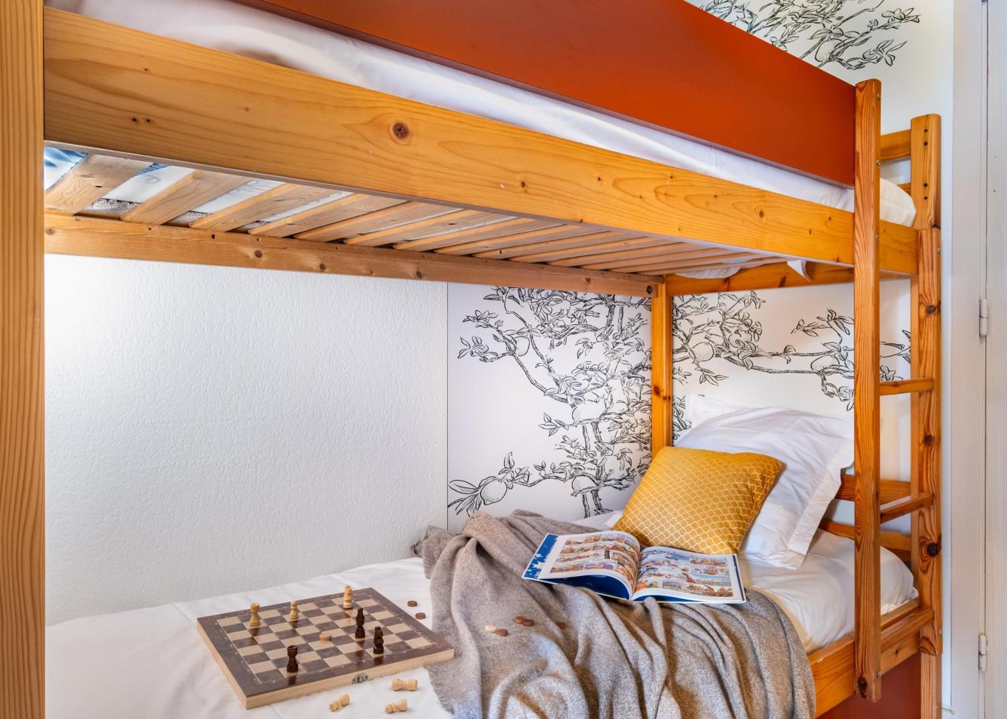 Superior Studio with Sleepling Alcove, Air Conditioning and Balcony (4 People) - Court Side