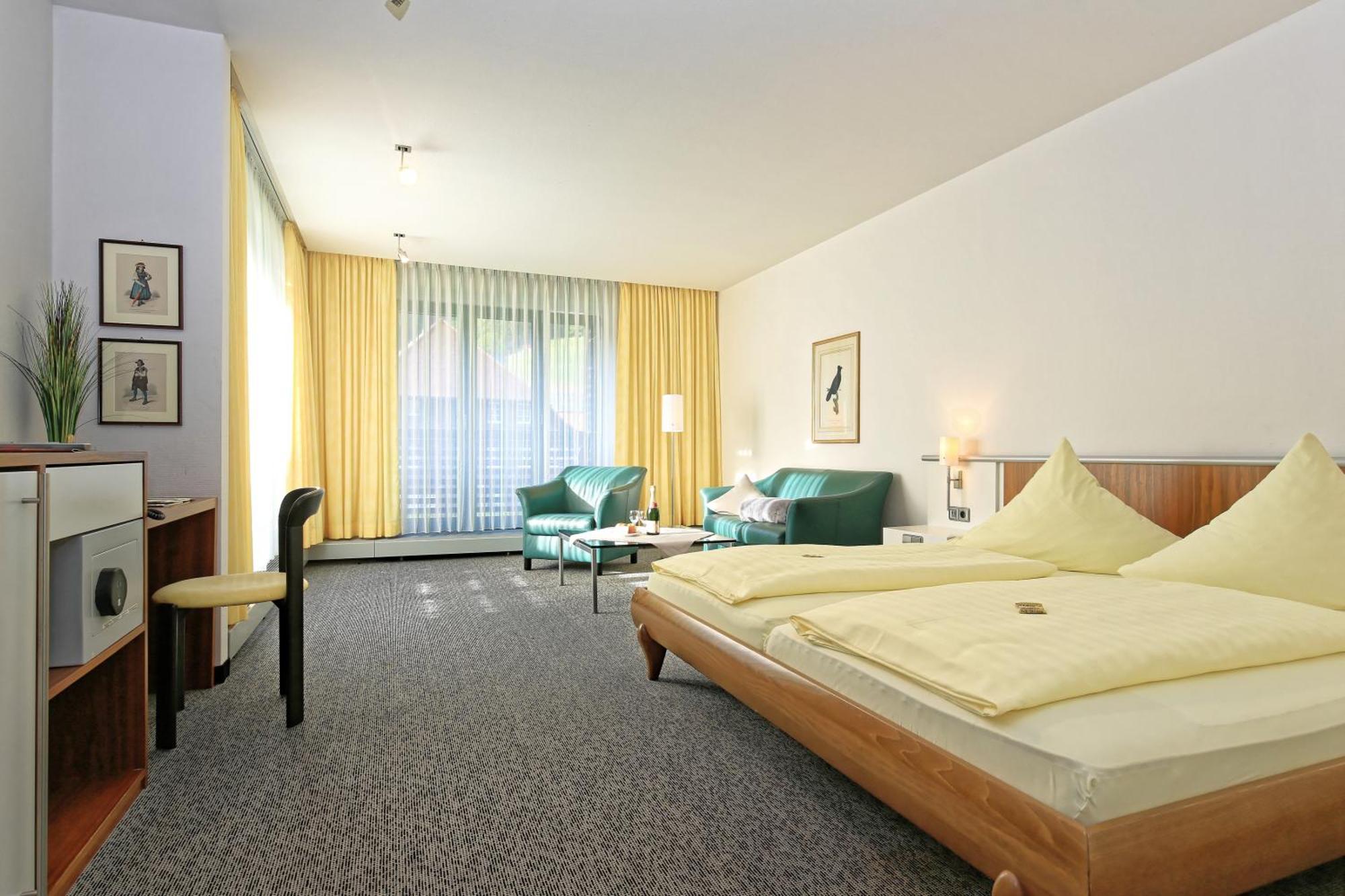 Deluxe Double Room,1758278165:JPEG