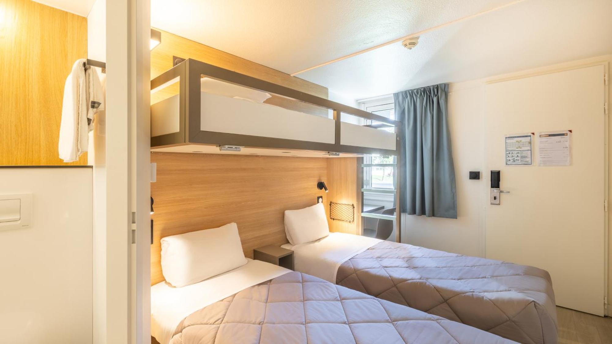 Standard twin Room with One Bunk Bed