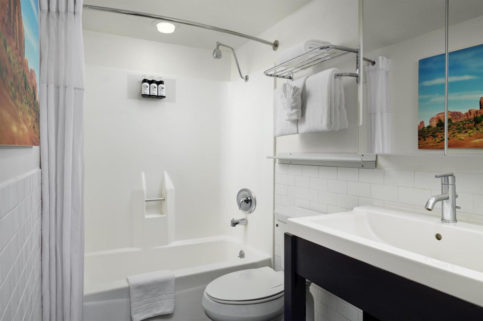 Queen Suite with Two Queen Beds - Non-Smoking