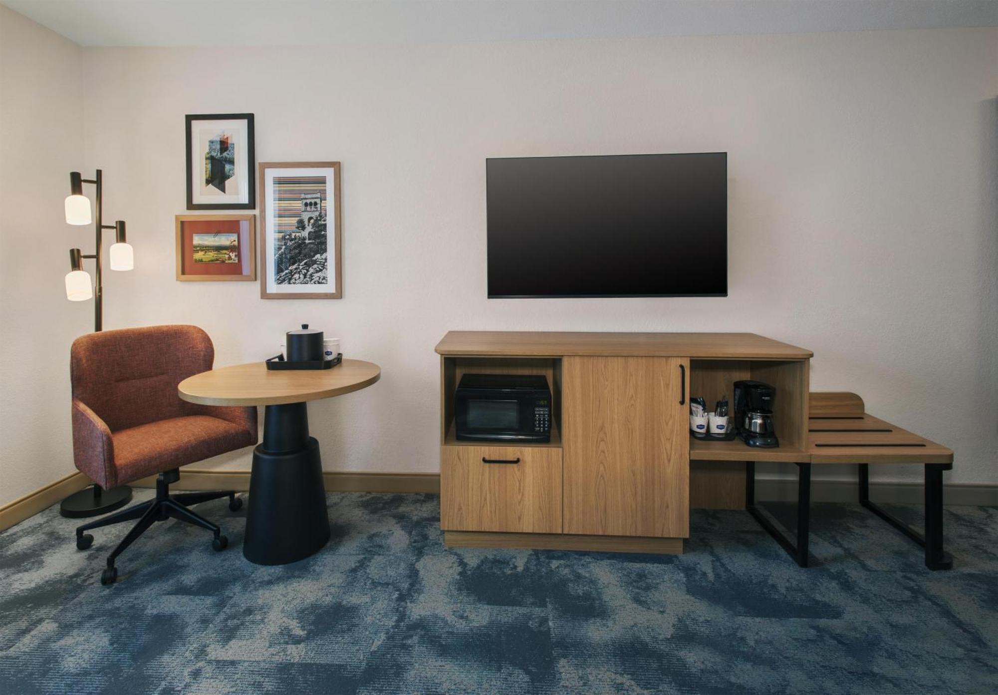Queen Studio Suite with Two Queen Beds - Mobility Access/Non-Smoking
