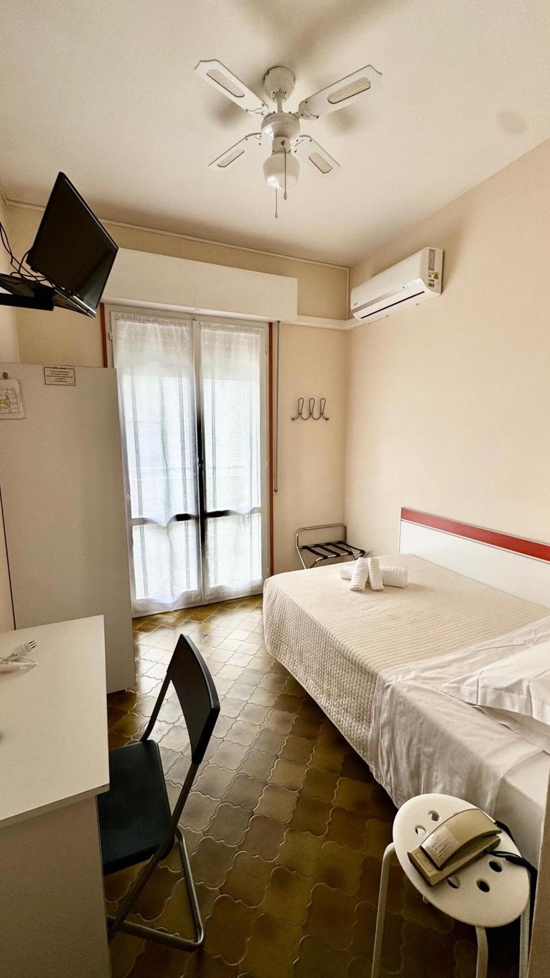 Single Room,1758329198:JPEG
