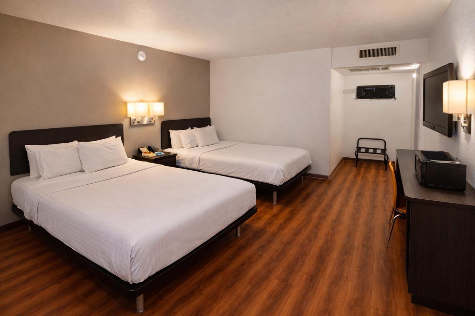 Quadruple Room - Non-Smoking