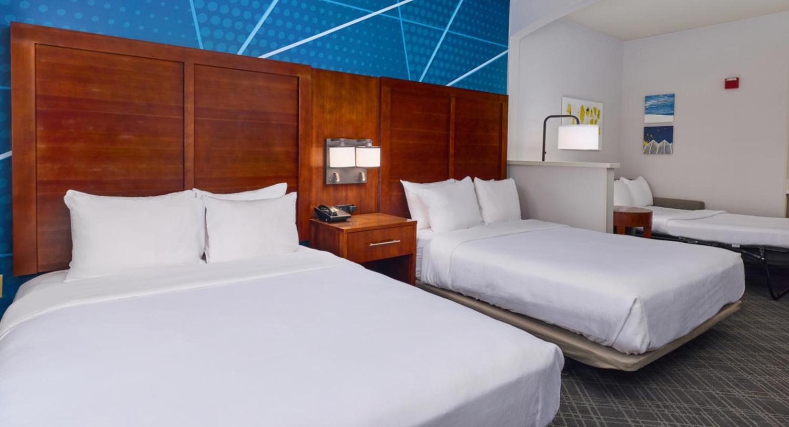 Queen Suite with Two Queen Beds - Accessible/Non-Smoking