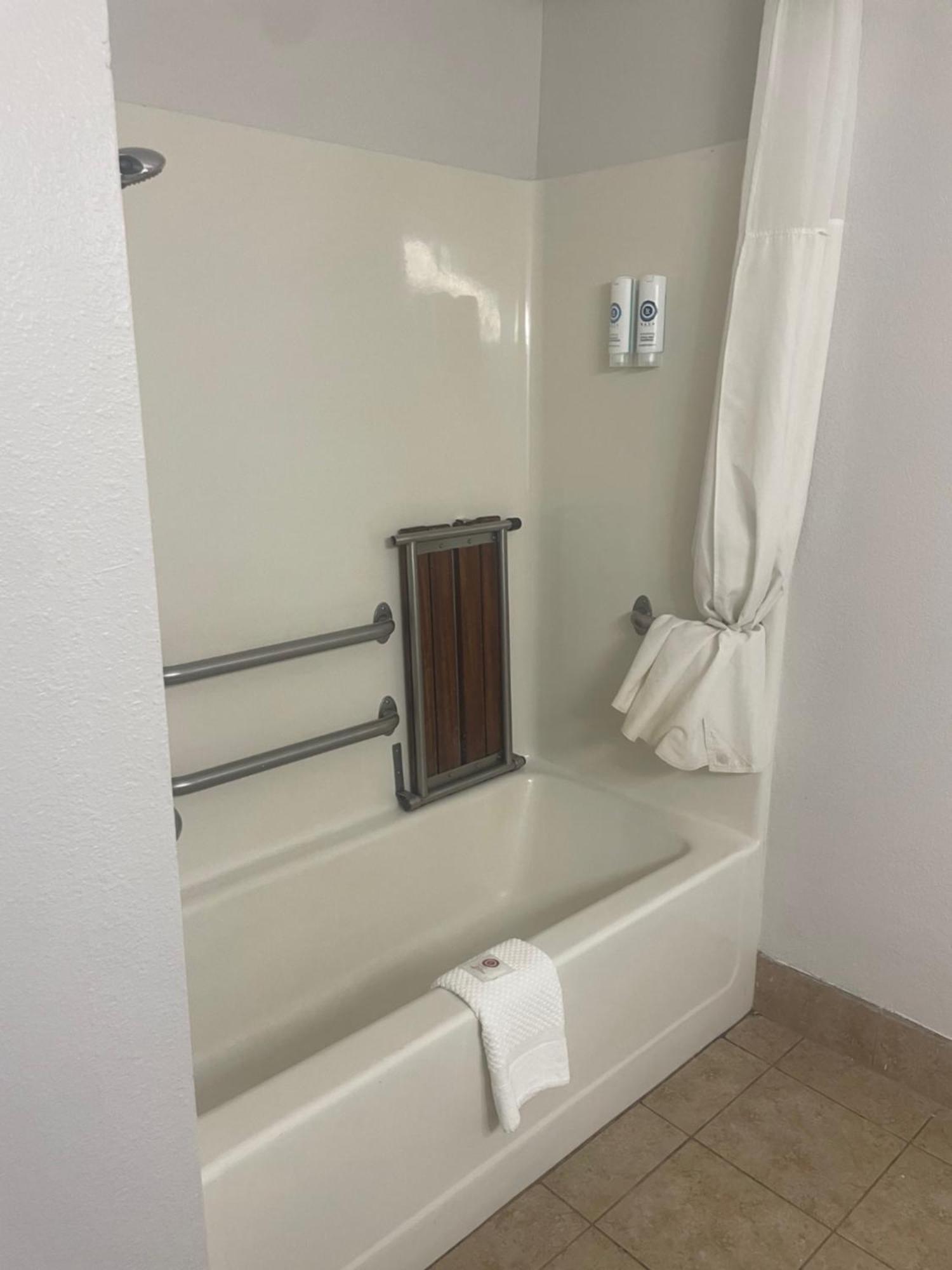 Queen Room with Two Queen Beds - Accessible/Non-Smoking
