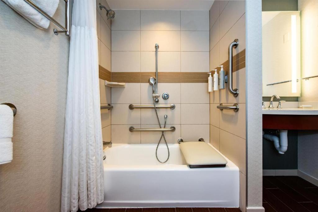 Queen Room with Two Queen Beds - Disability Access