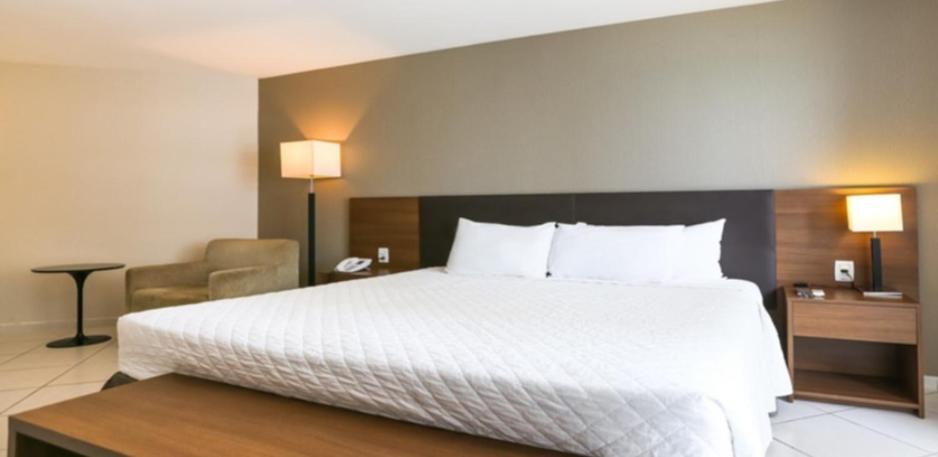 Quarto com Cama King-size - Acesso a Pessoas com Mobilidade Condicionada