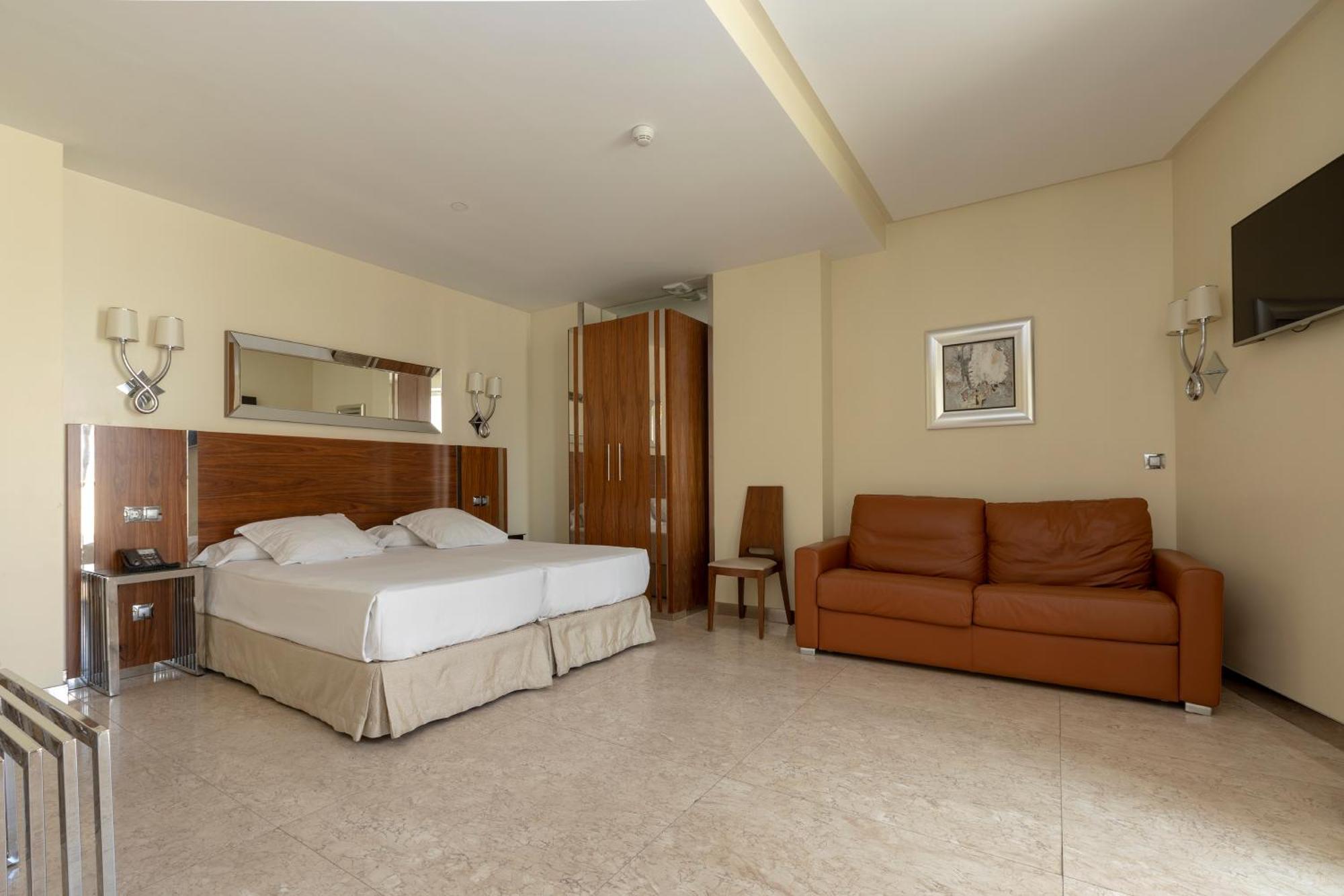 Habitación Doble Estándar con sofá