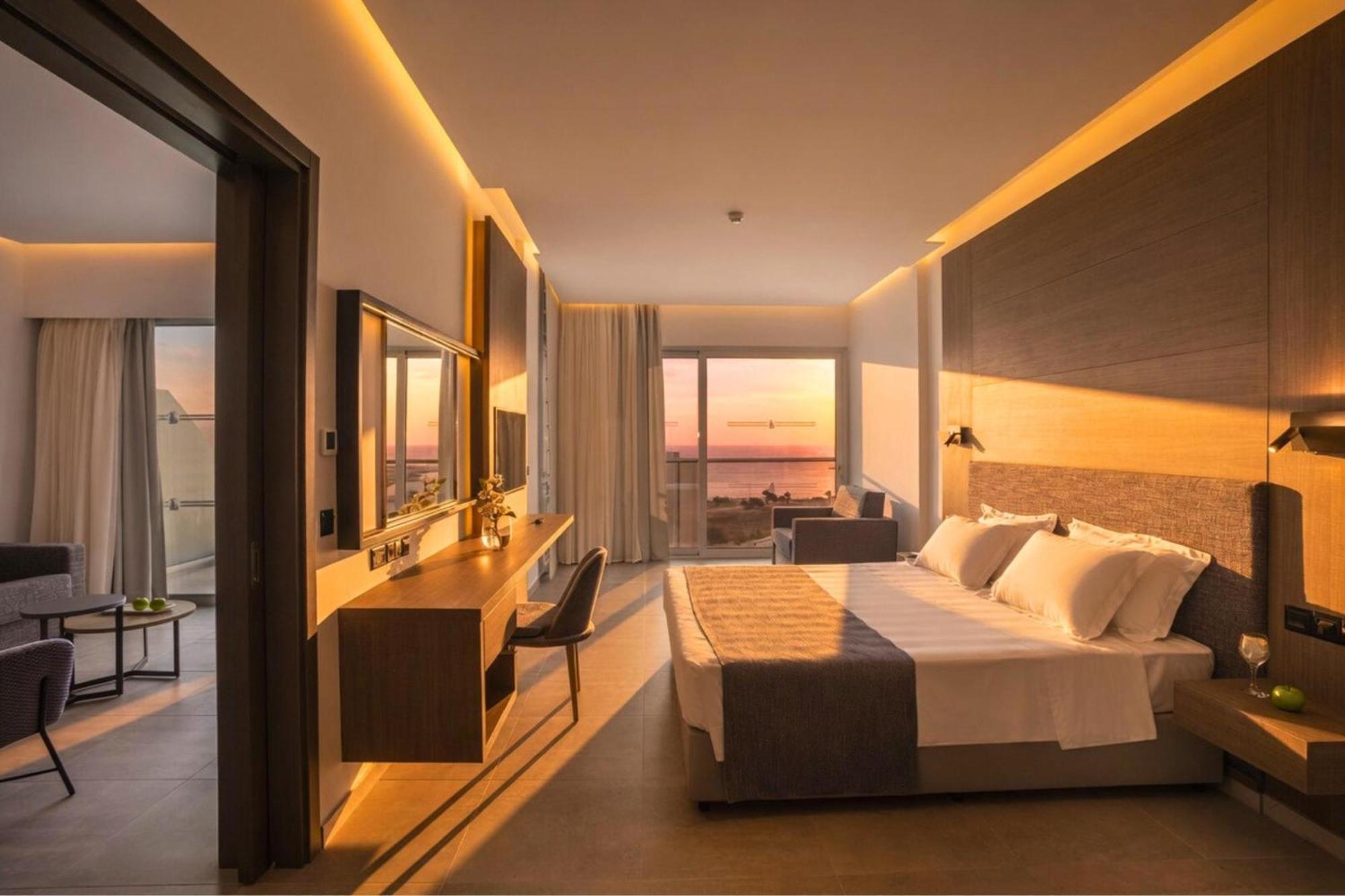 Executive Elite Suite,1765817741:JPEG