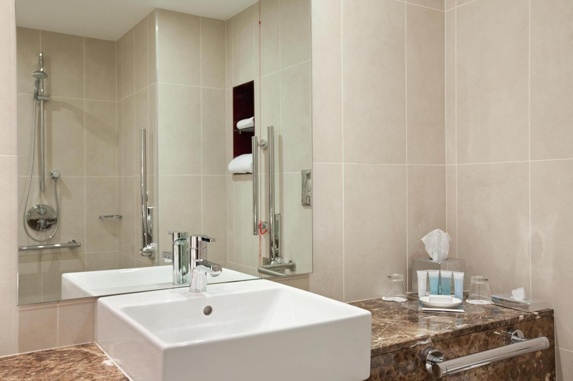 Habitación con cama extragrande