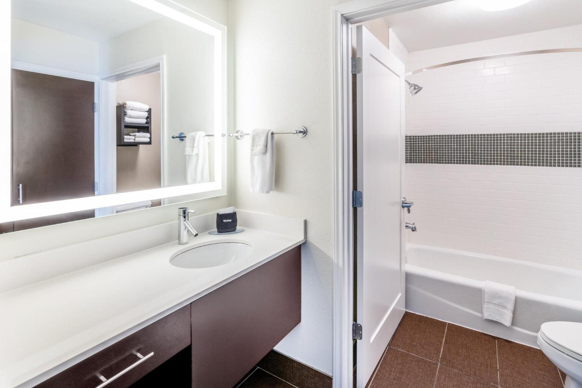 Two-Bedroom Suite with Three Queen Beds