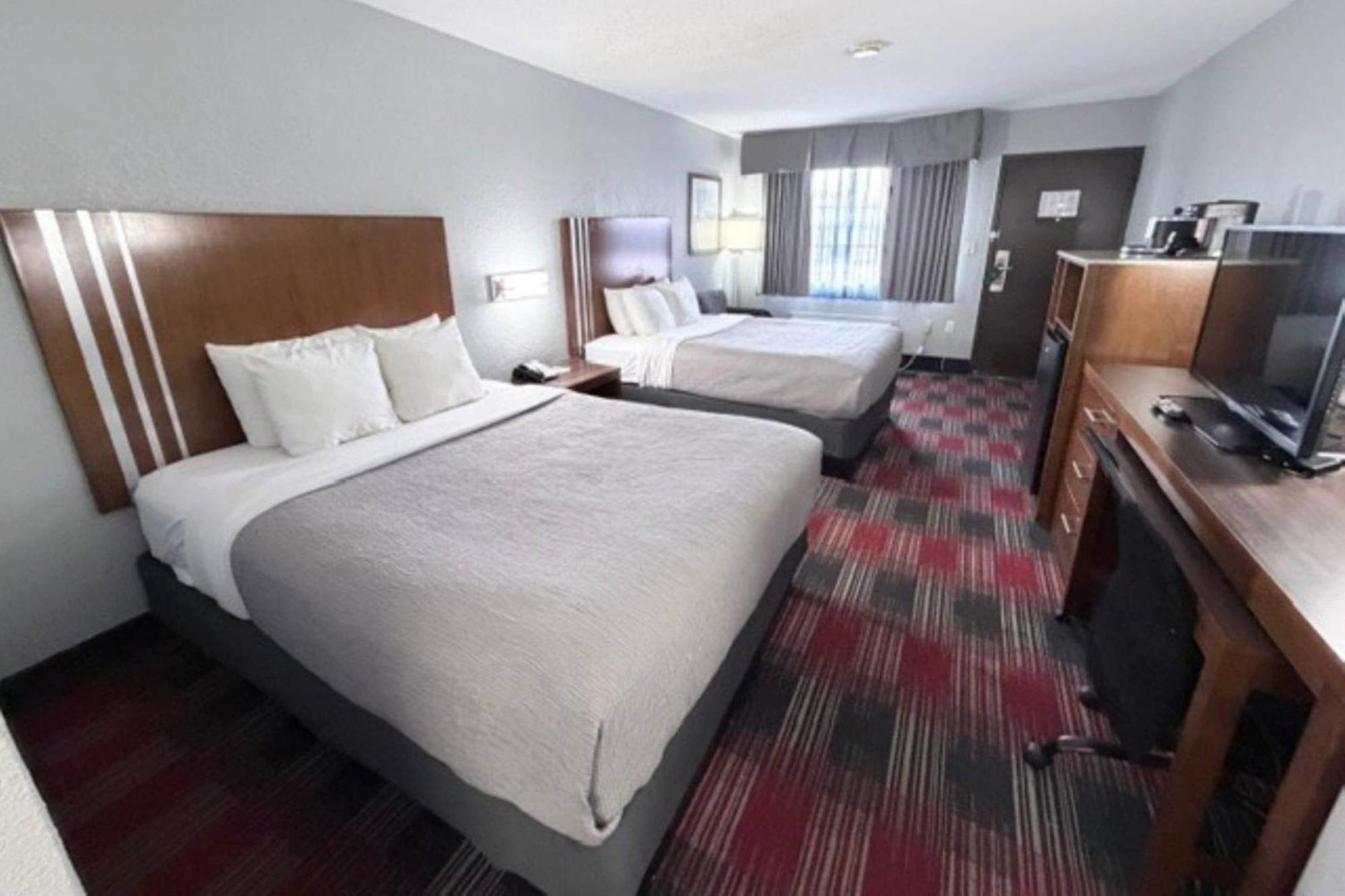 Queen Room with Two Queen Beds - Non-Smoking