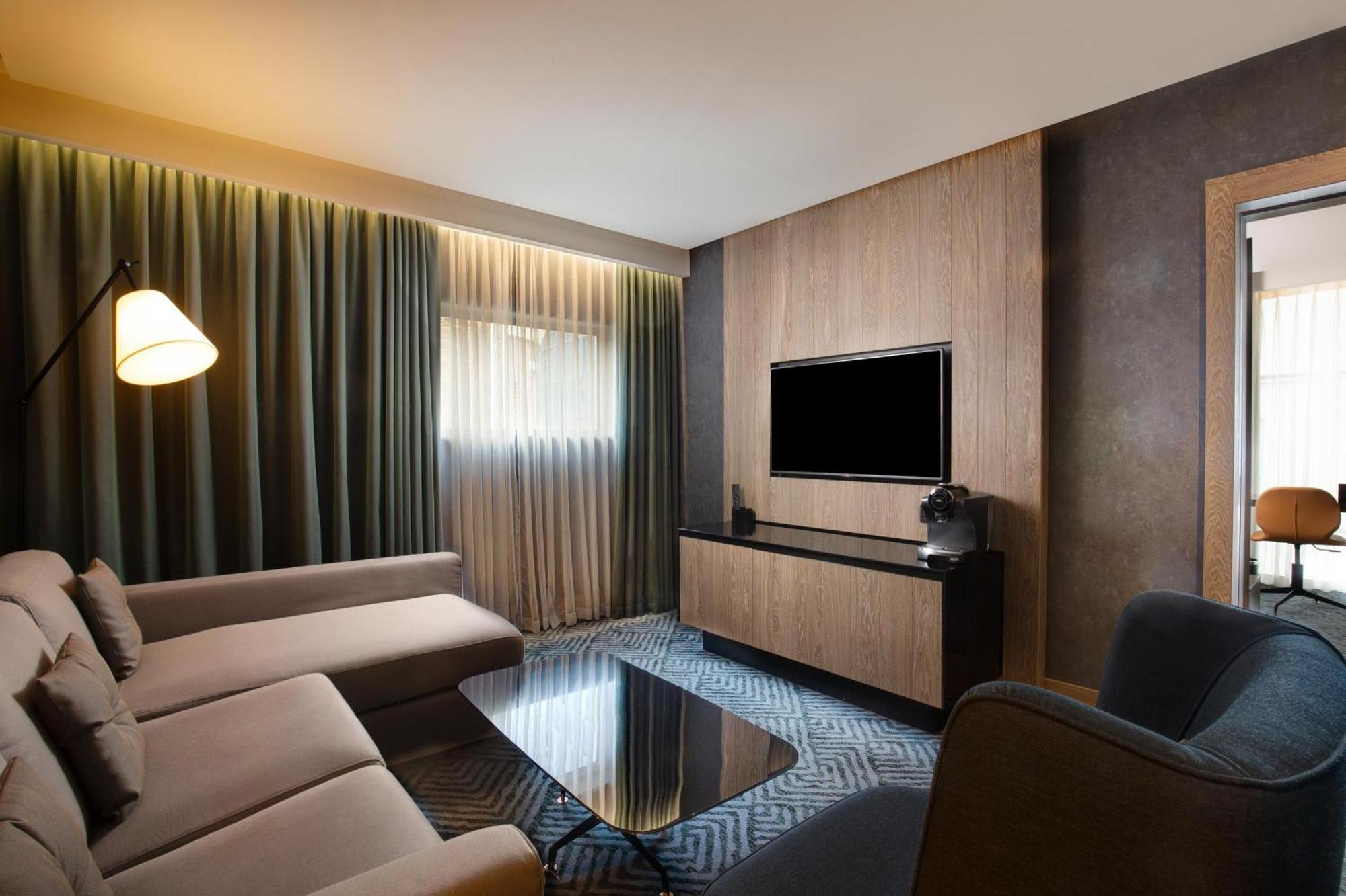 Suíte de 1 Quarto com Cama King-size - Acesso ao Lounge