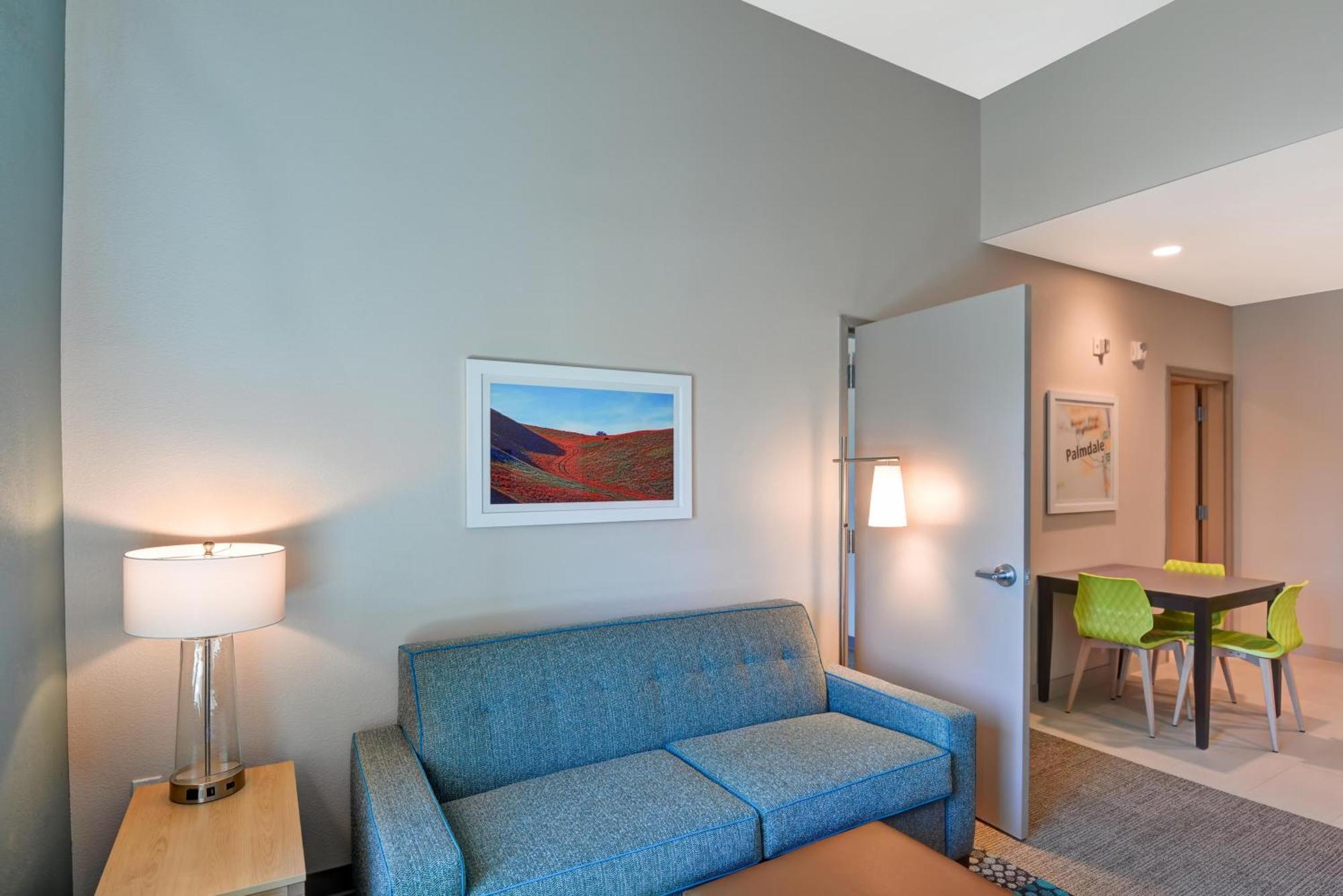One-Bedroom King Suite - Non-Smoking