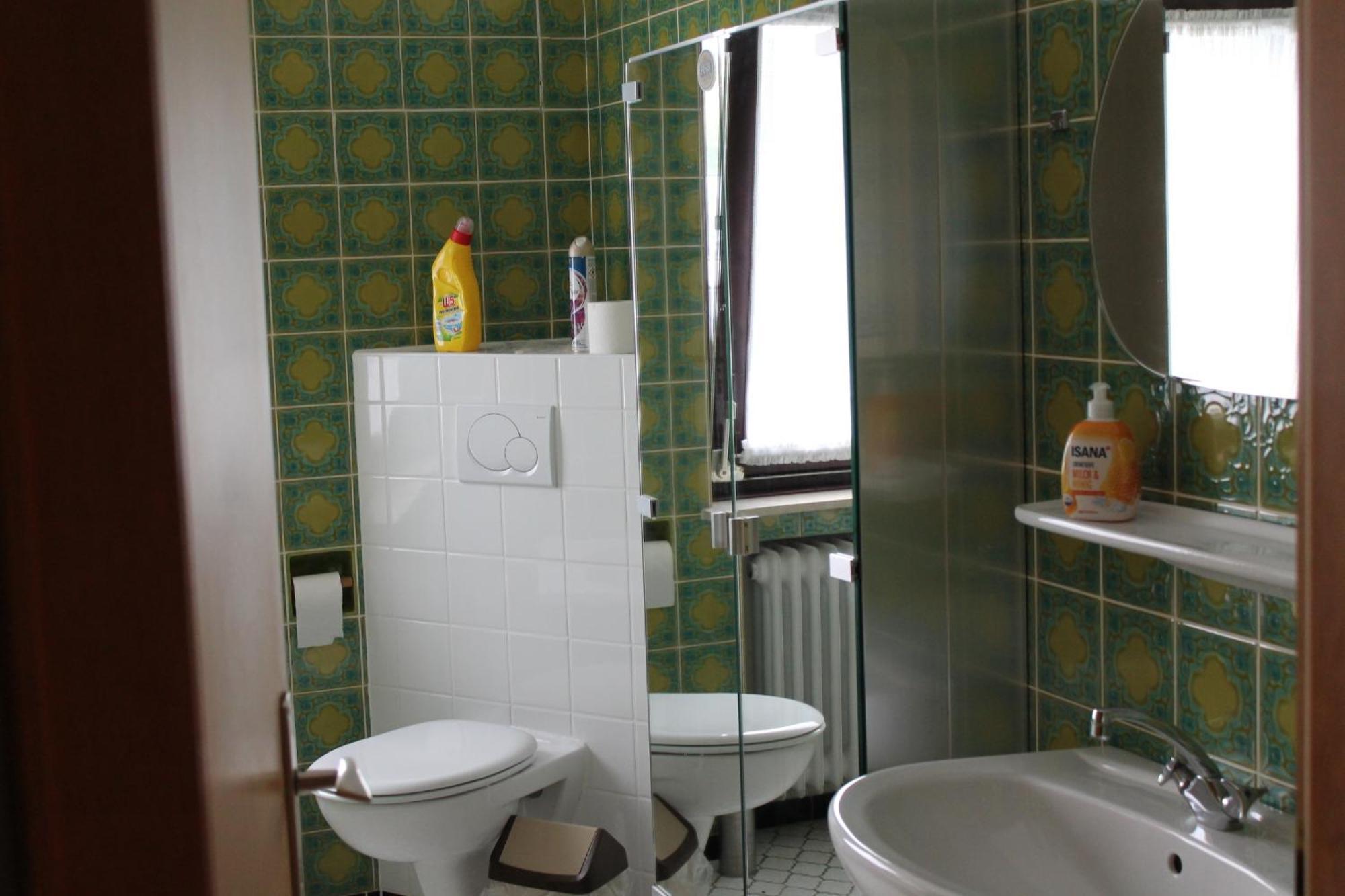 Einzelzimmer mit Gemeinschaftsbad