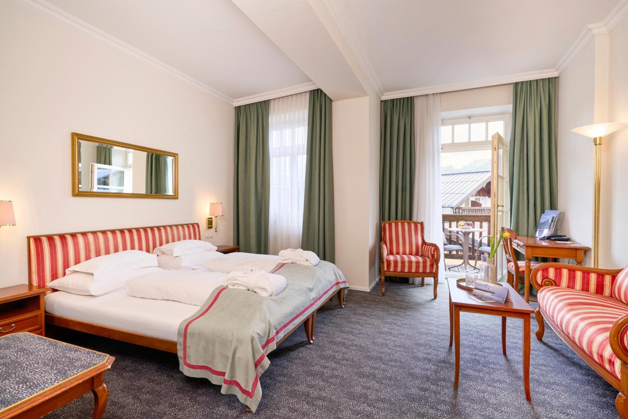 Standaard Tweepersoonskamer met 1 of 2 Bedden en Balkon