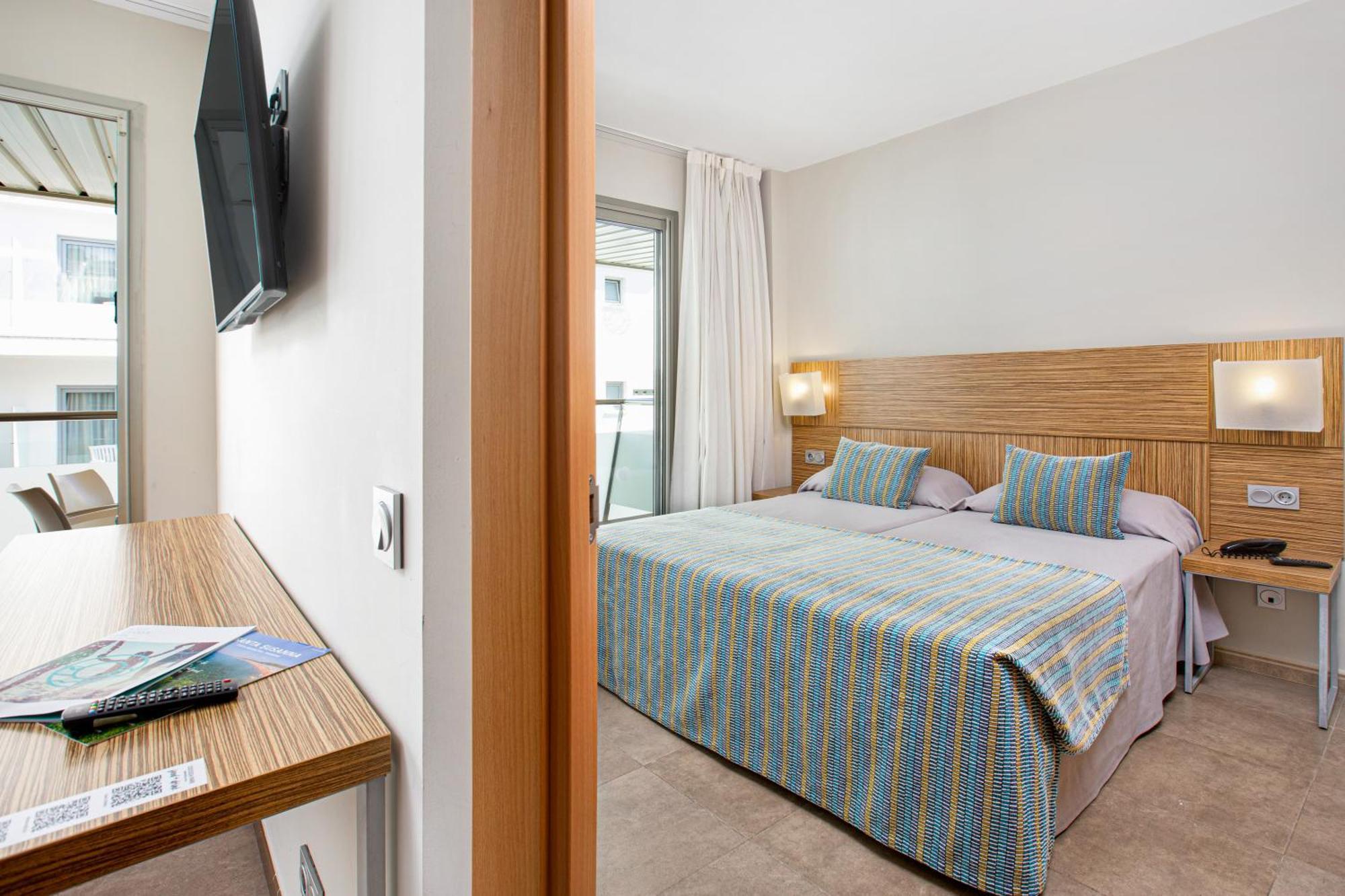 Apartamento con vistas a la piscina