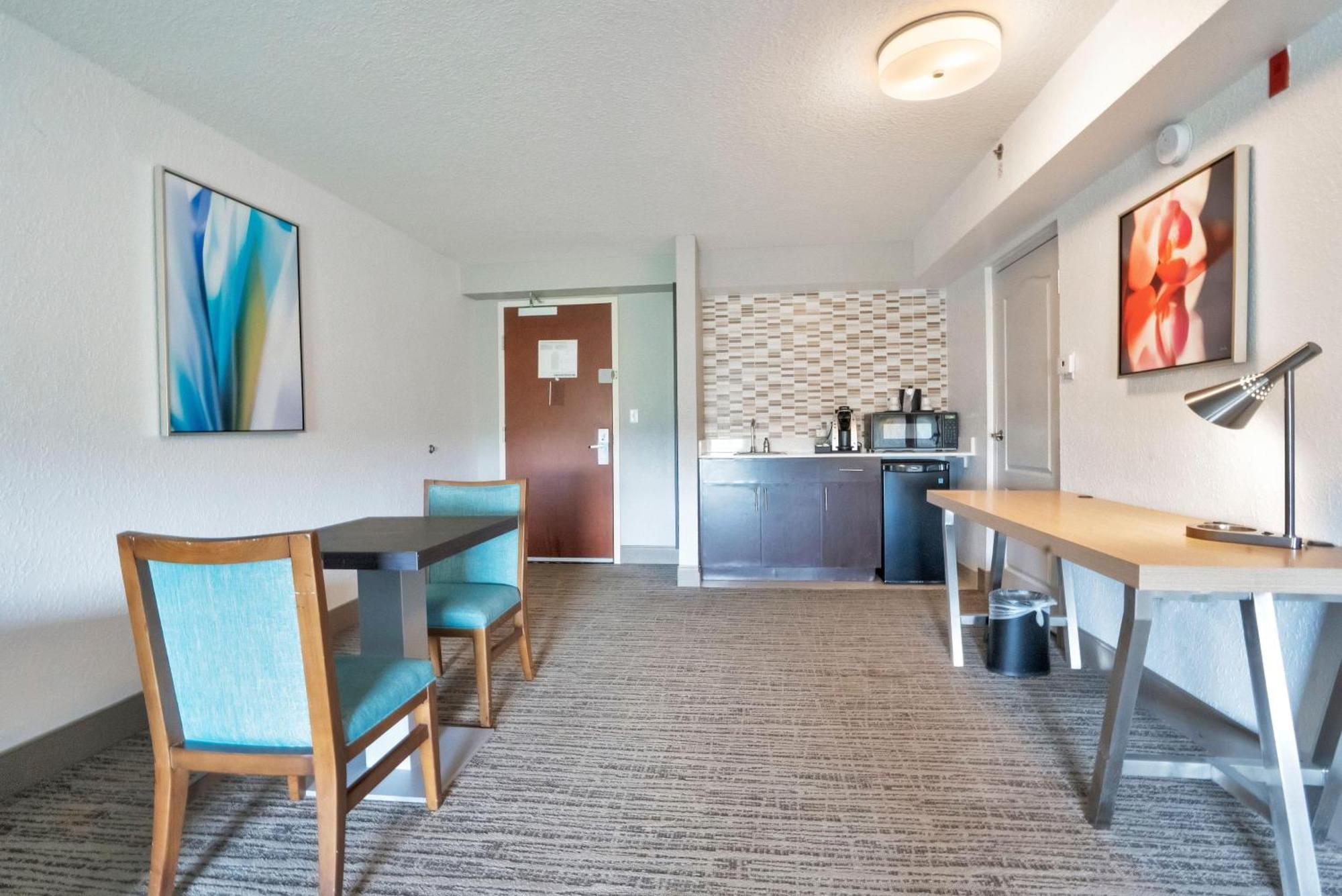 King Suite Whirlpool,1769517728:JPEG