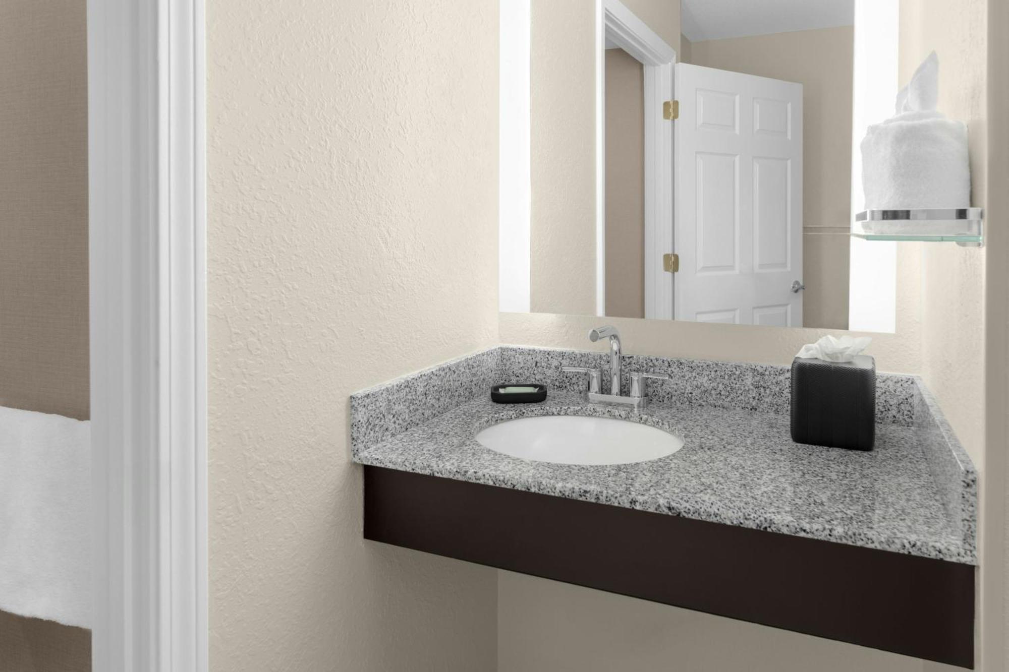 Two-Bedroom Suite,1769523349:JPEG