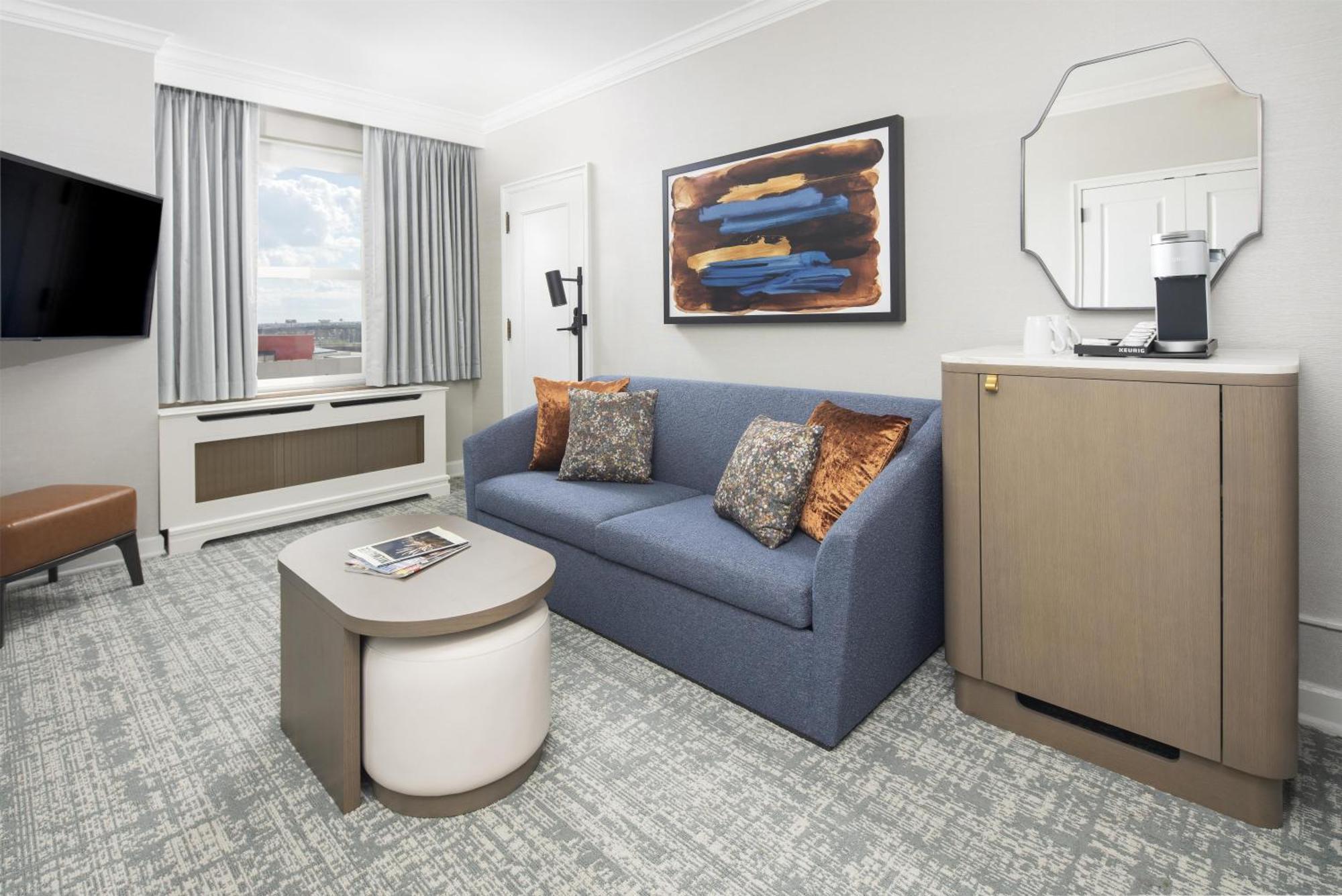 One-Bedroom King Suite