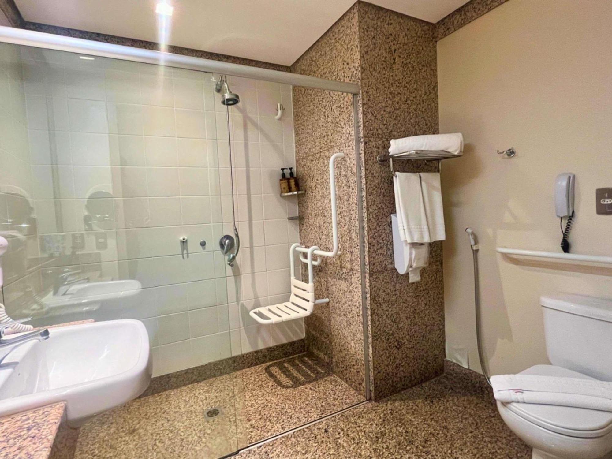 Quarto Duplo Standard Adaptado