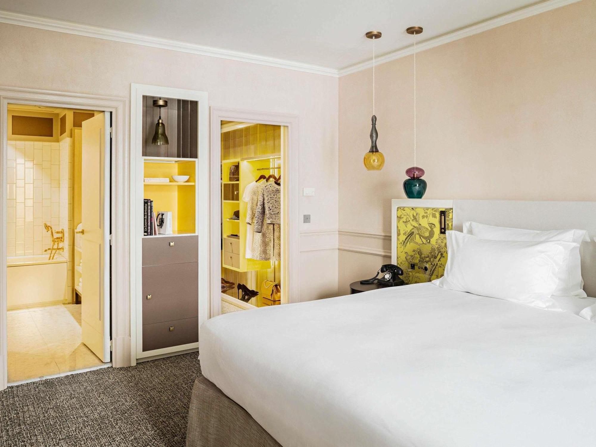 Suite Prestige avec 1 Lit King-Size, 1 Canapé-Lit et Salon Séparé - Vue sur Boulevard ou Rue Scribe
